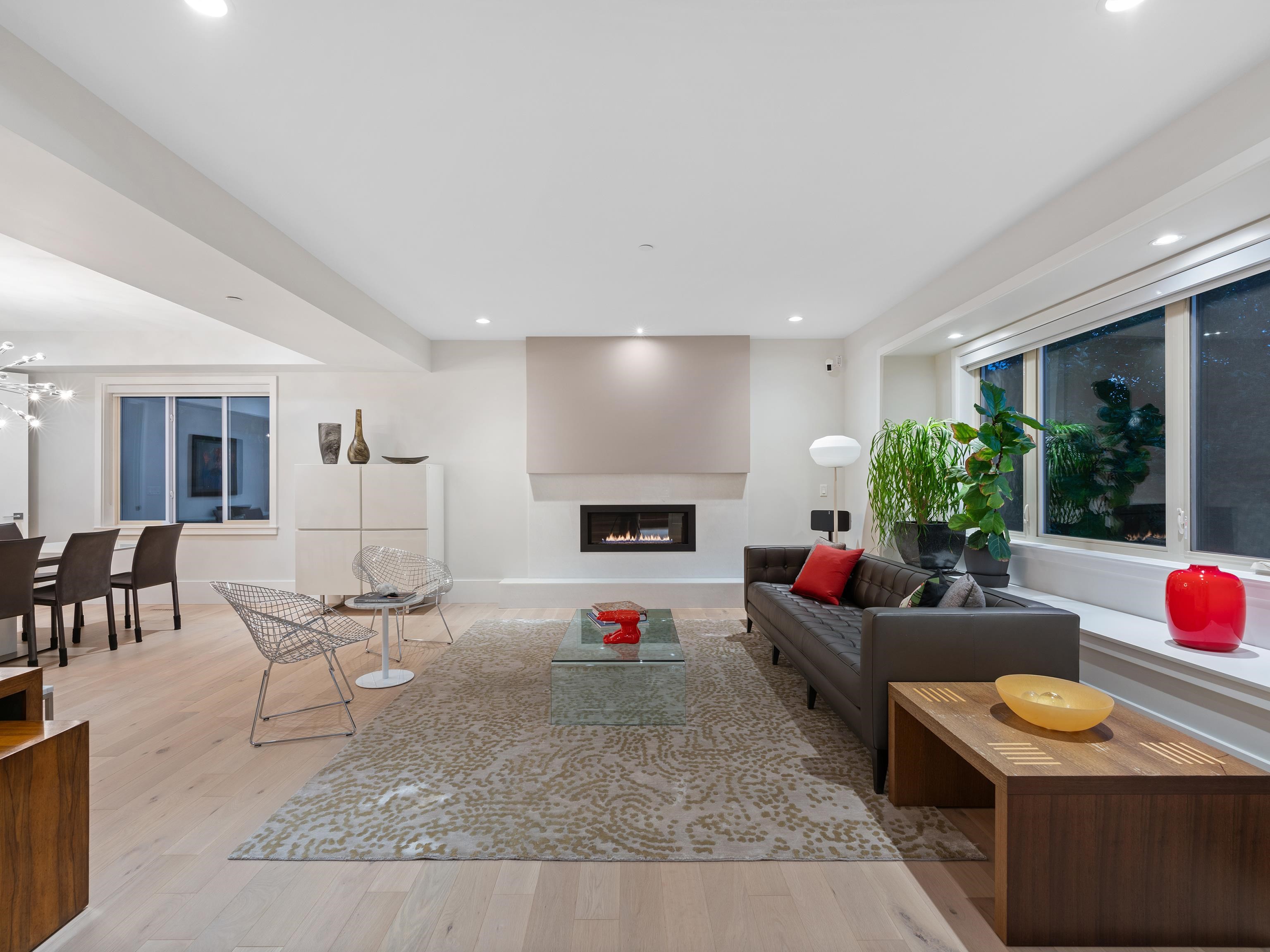 Listing image of 4062 VIRGINIA CRESCENT