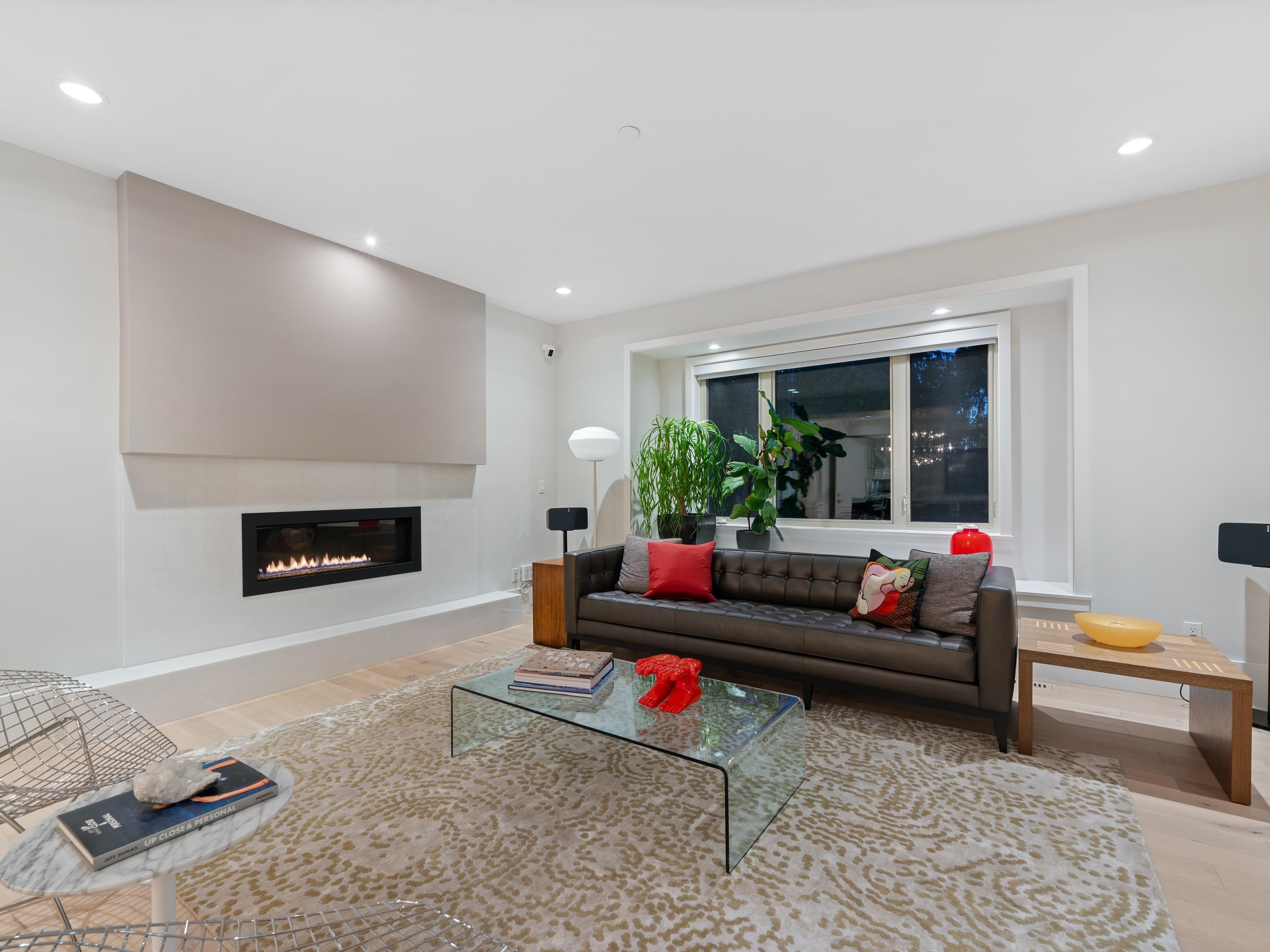 Listing image of 4062 VIRGINIA CRESCENT