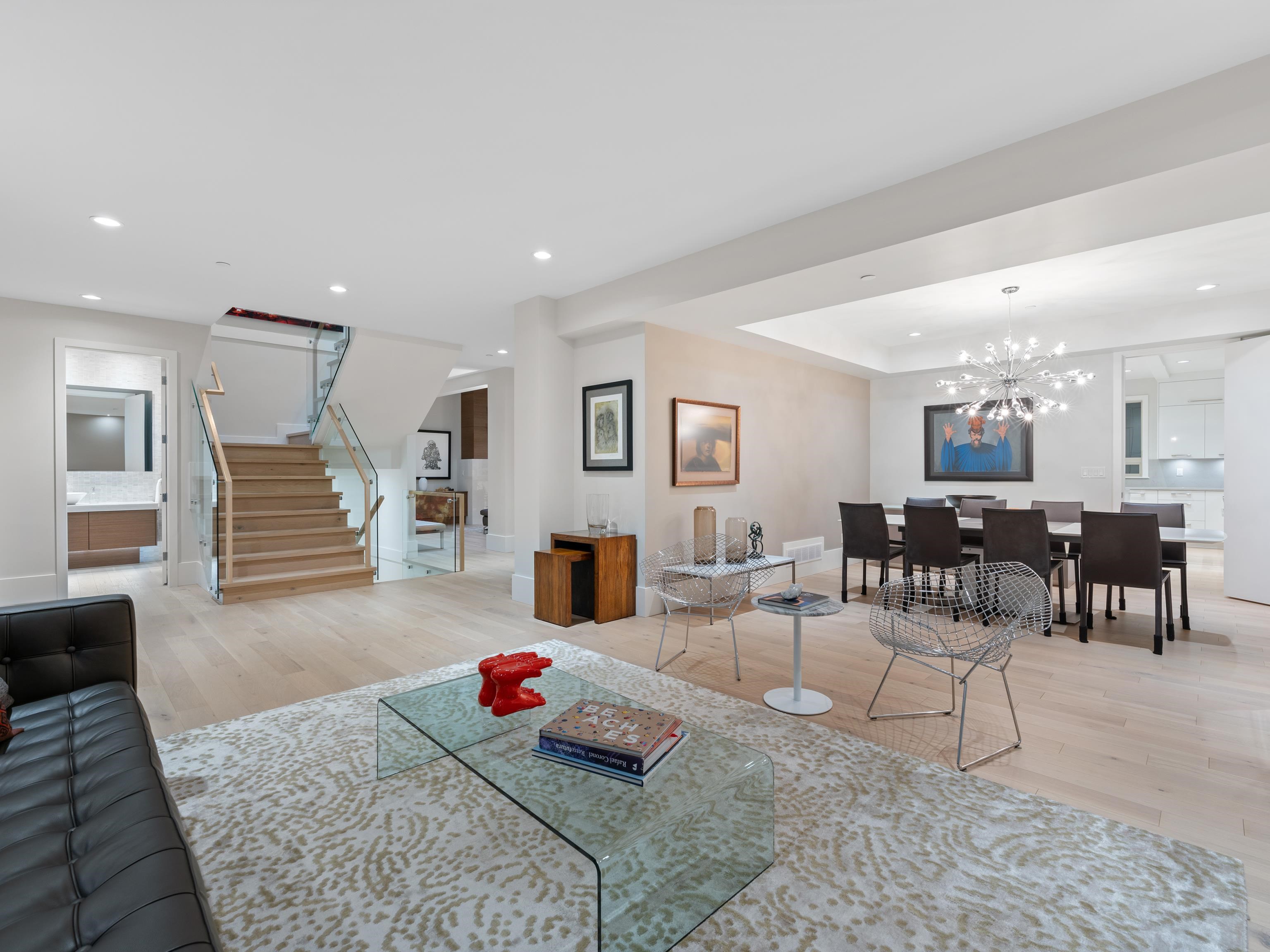 Listing image of 4062 VIRGINIA CRESCENT