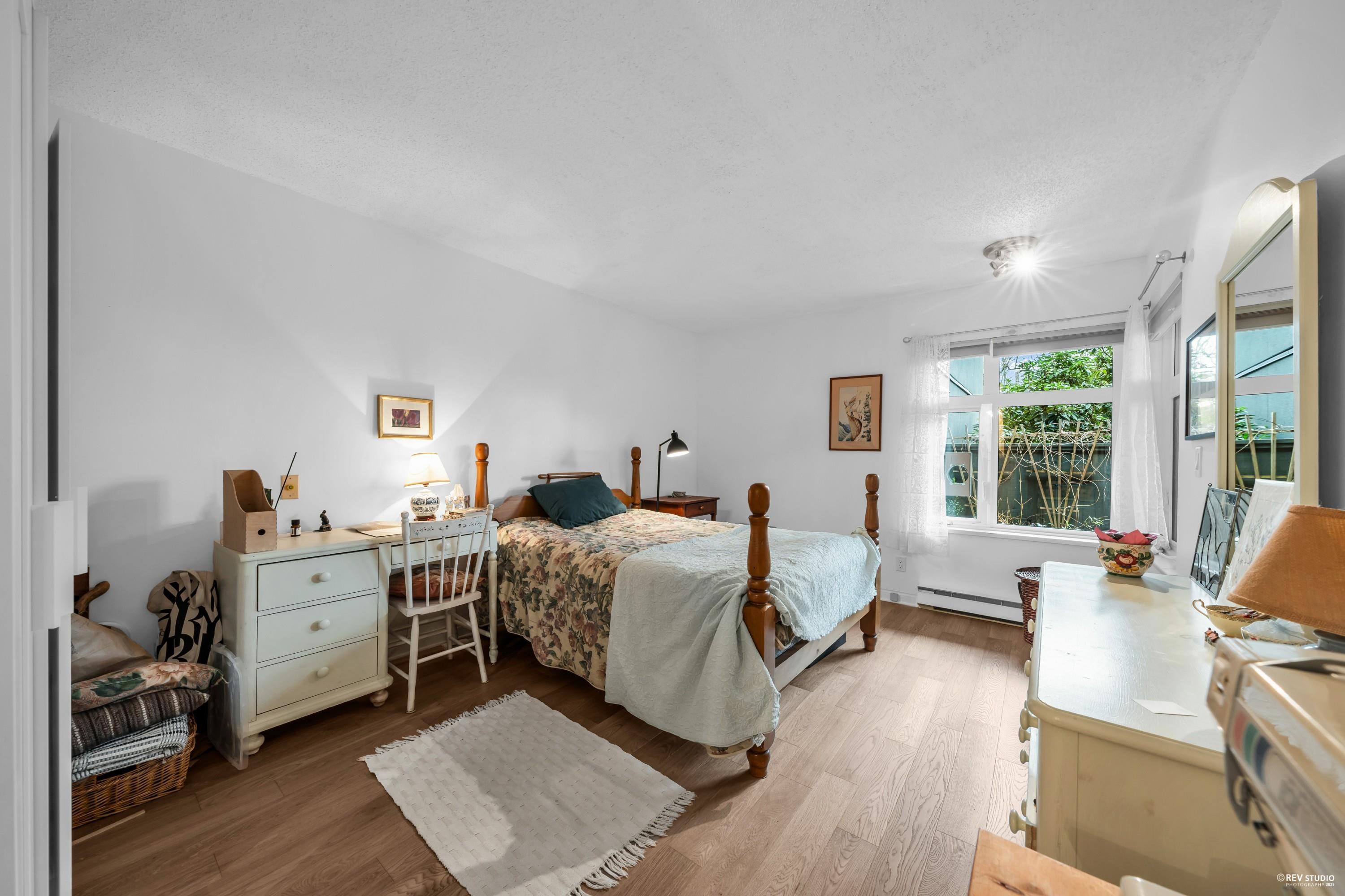 Listing image of 104 2800 CHESTERFIELD AVENUE
