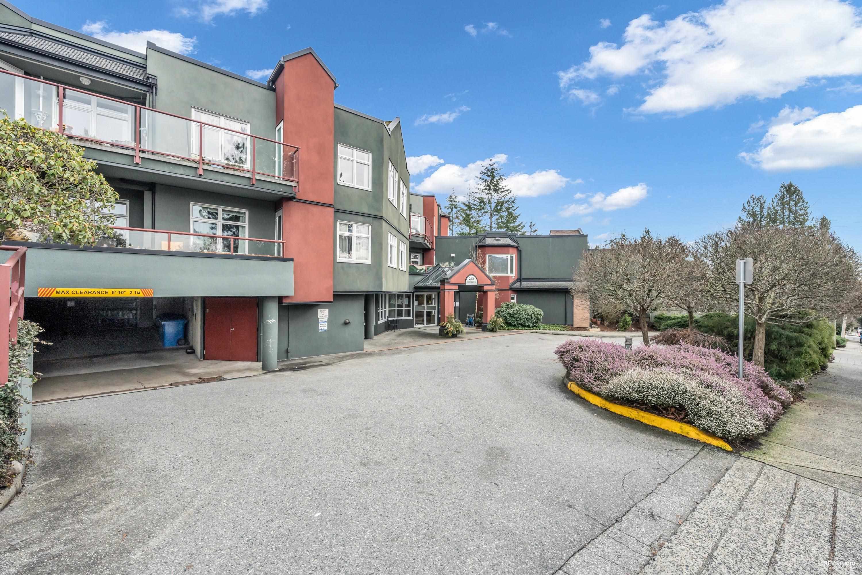 Listing image of 104 2800 CHESTERFIELD AVENUE