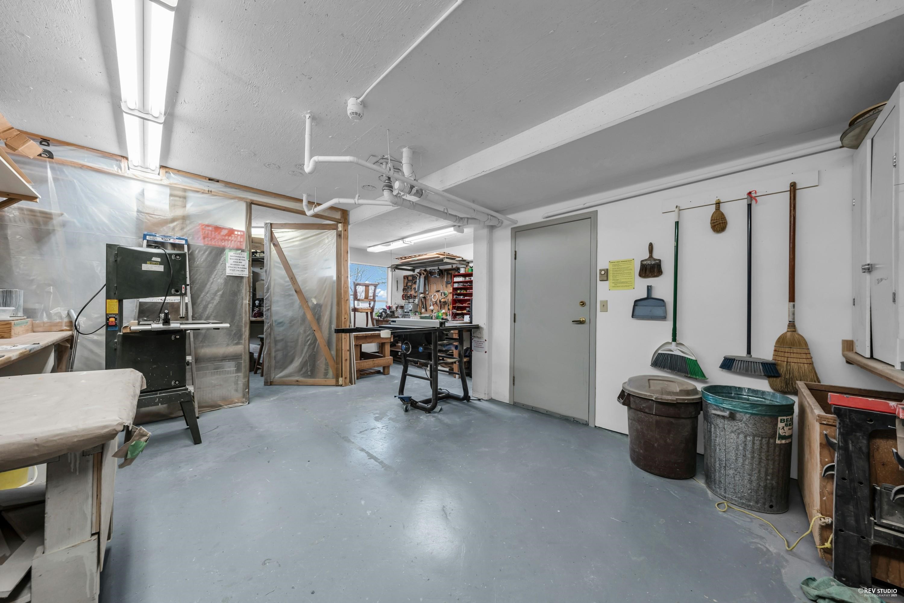 Listing image of 104 2800 CHESTERFIELD AVENUE