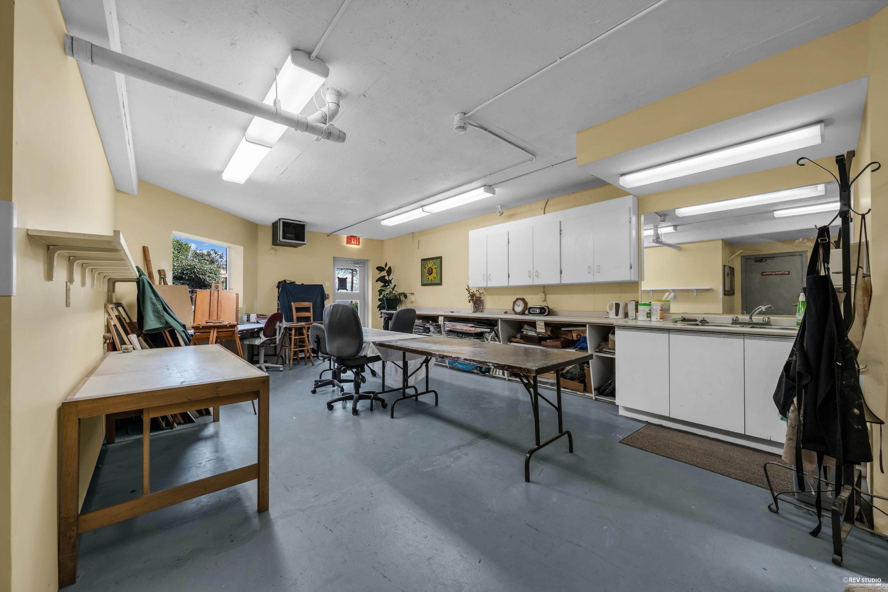 Listing image of 104 2800 CHESTERFIELD AVENUE