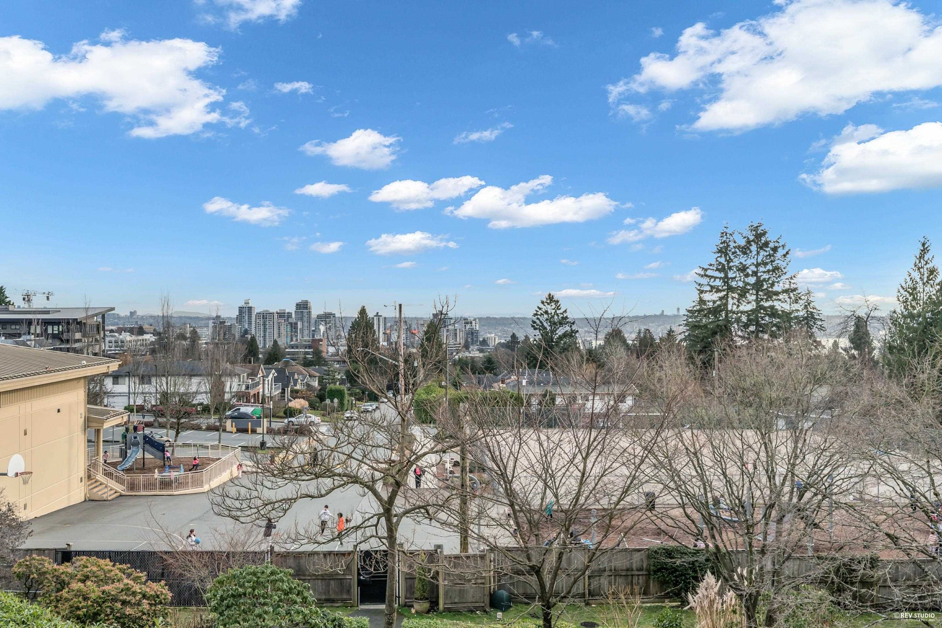 Listing image of 104 2800 CHESTERFIELD AVENUE