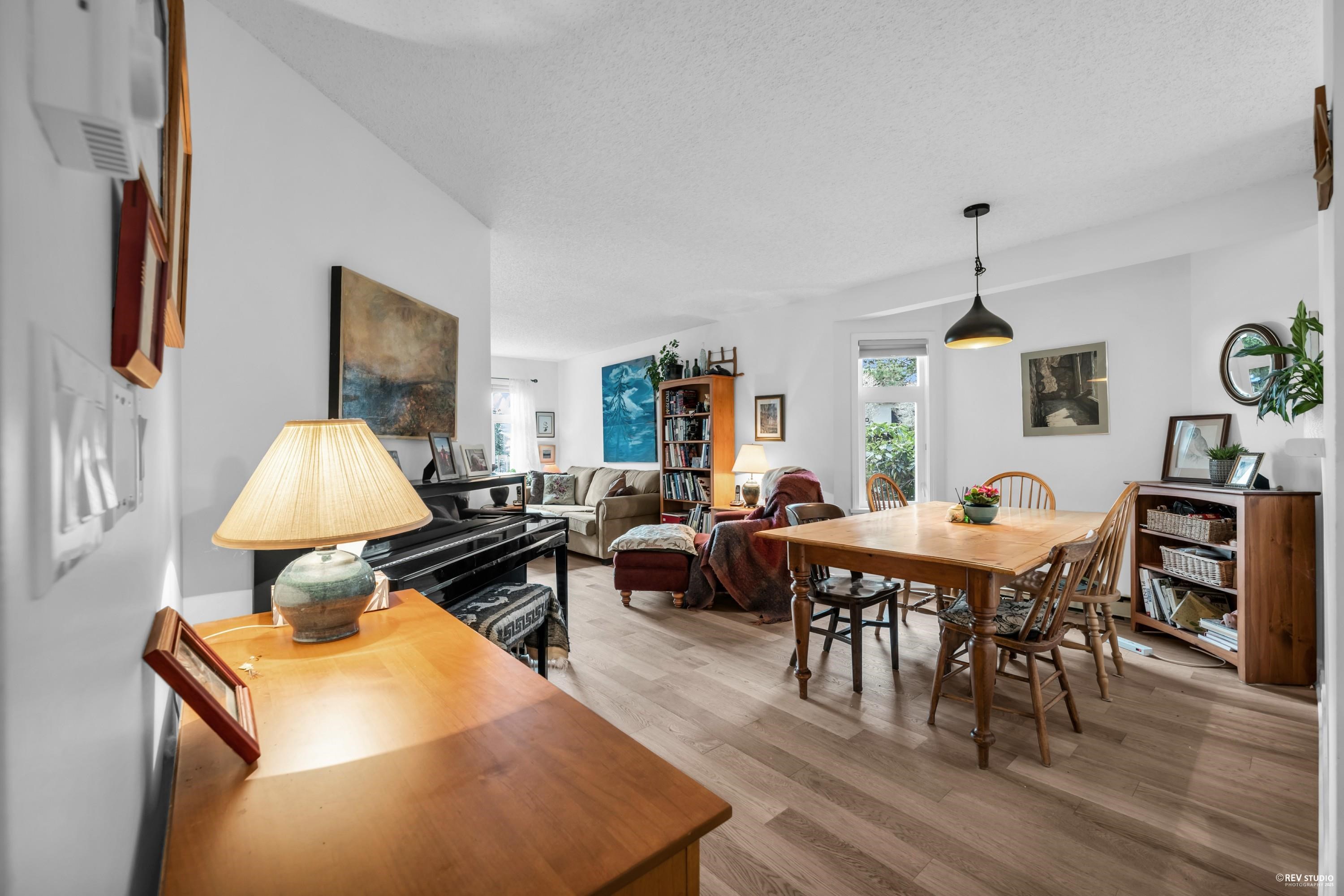 Listing image of 104 2800 CHESTERFIELD AVENUE