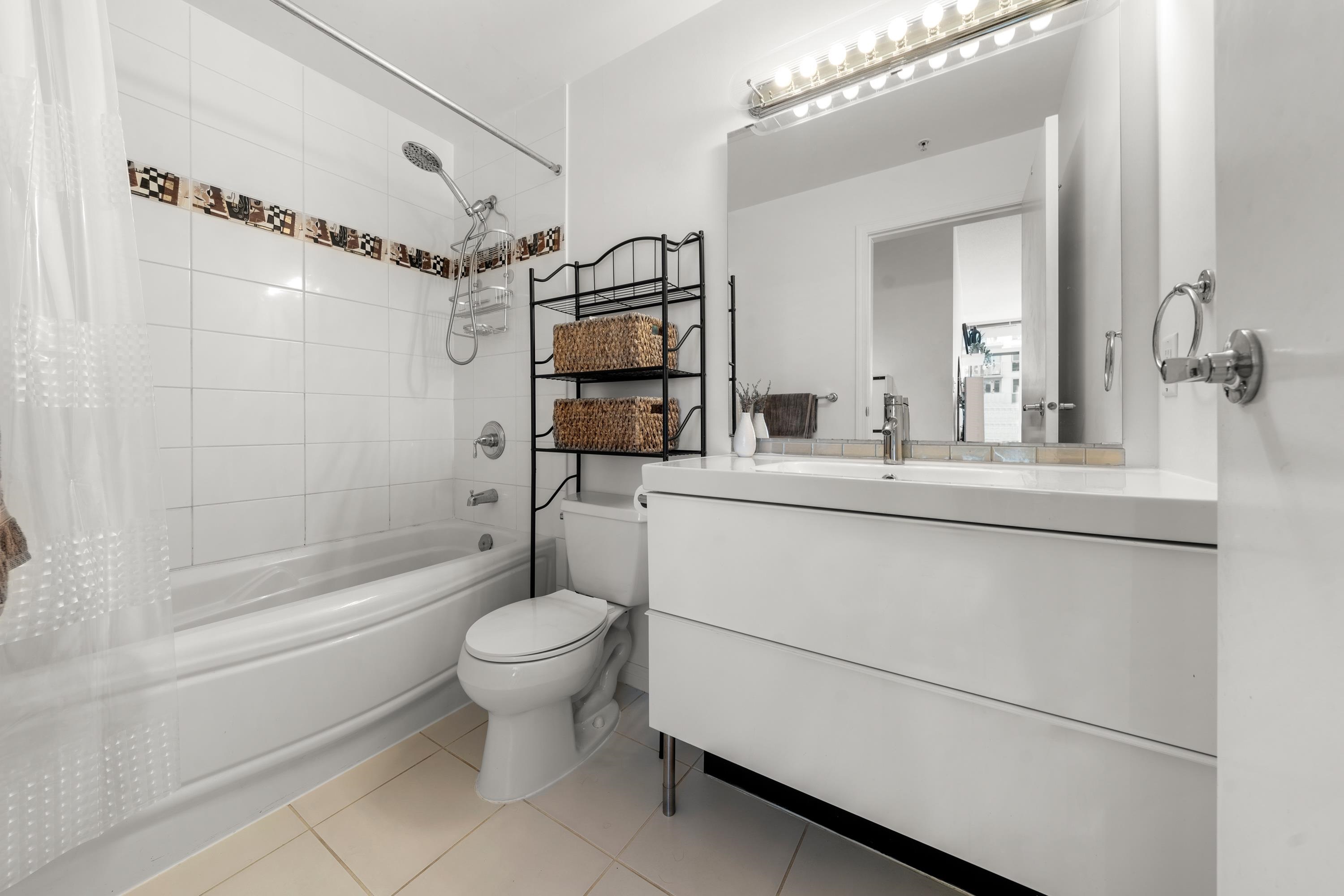 Listing image of 704 168 E ESPLANADE AVENUE