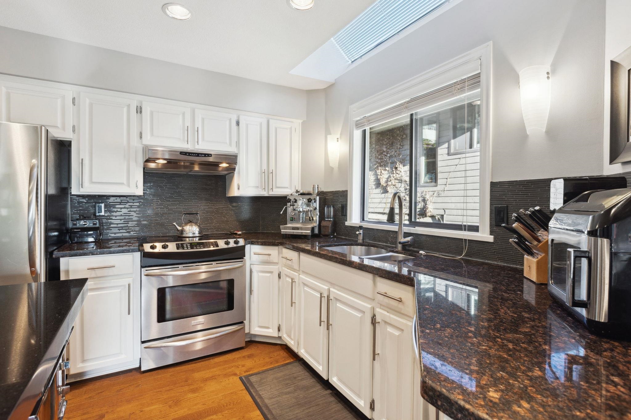 Listing image of 4221 ST. PAULS AVENUE