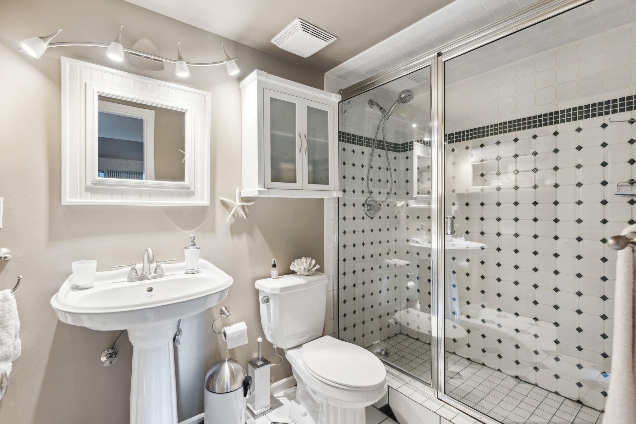 Listing image of 4221 ST. PAULS AVENUE
