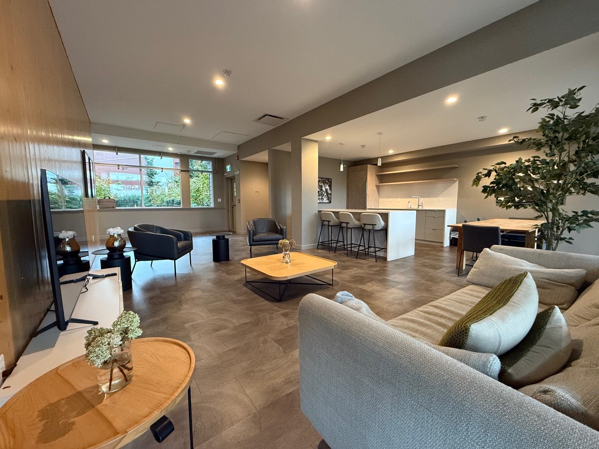 Listing image of 202 108 E 8TH STREET