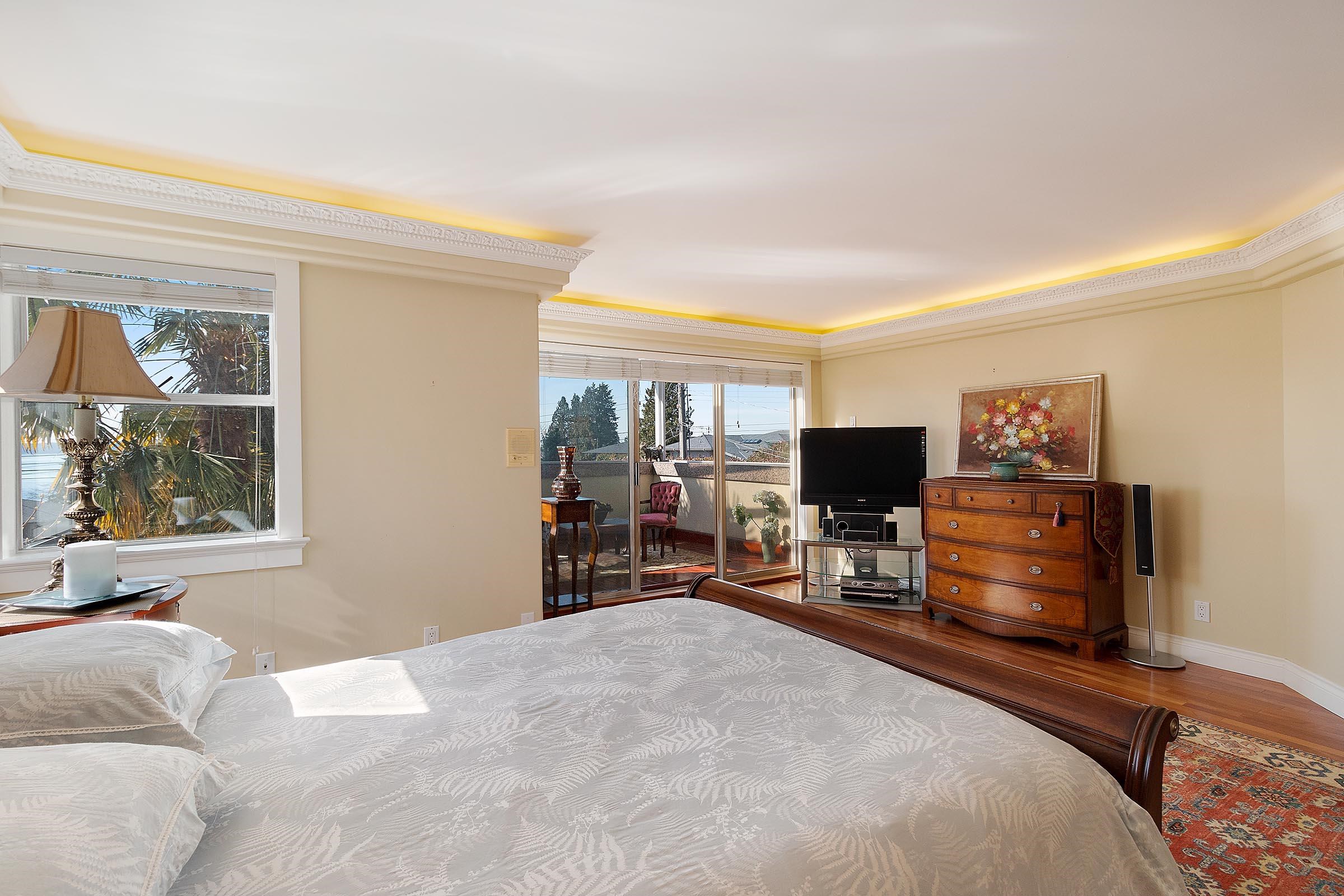 Listing image of 2541 MARINE DRIVE