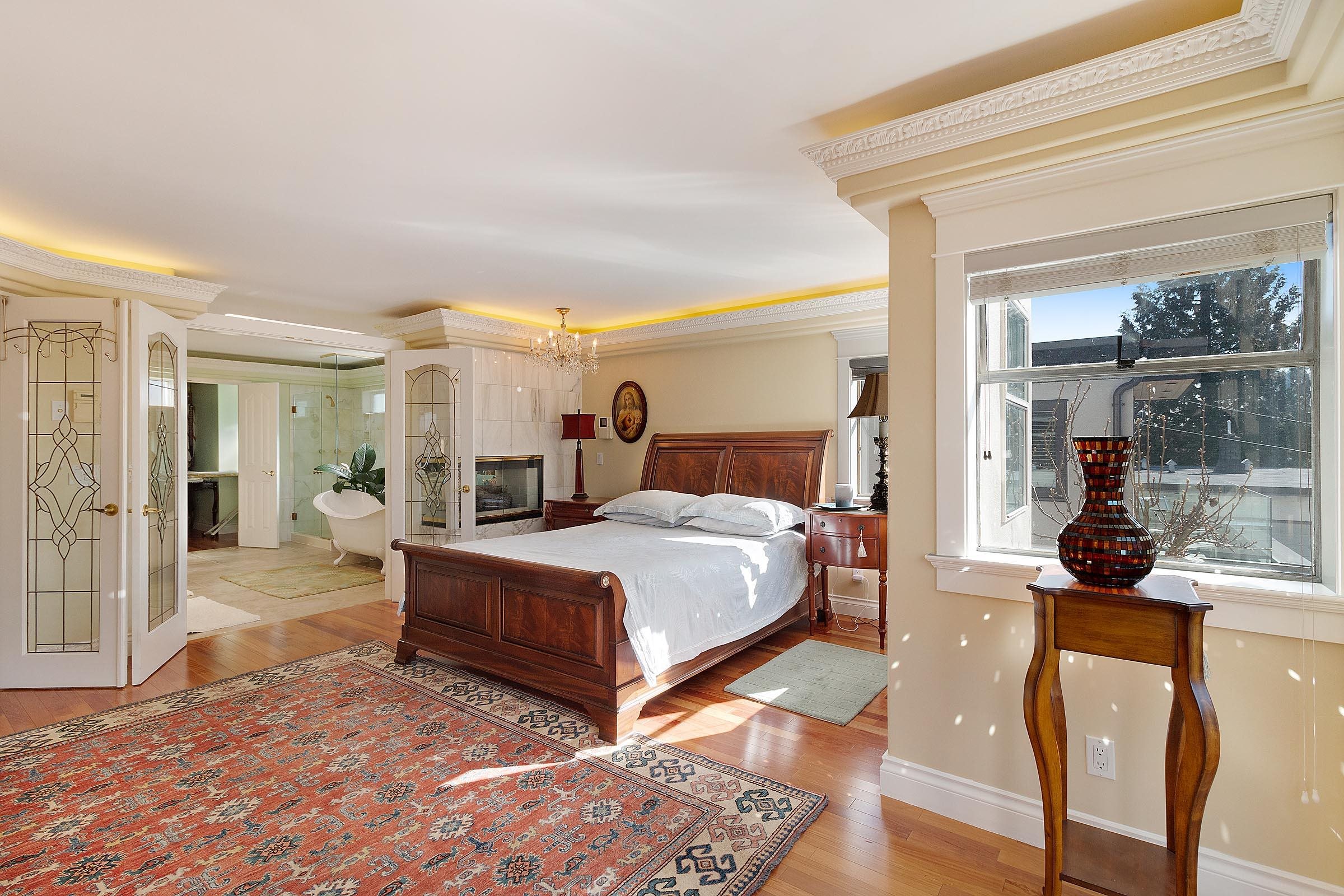 Listing image of 2541 MARINE DRIVE