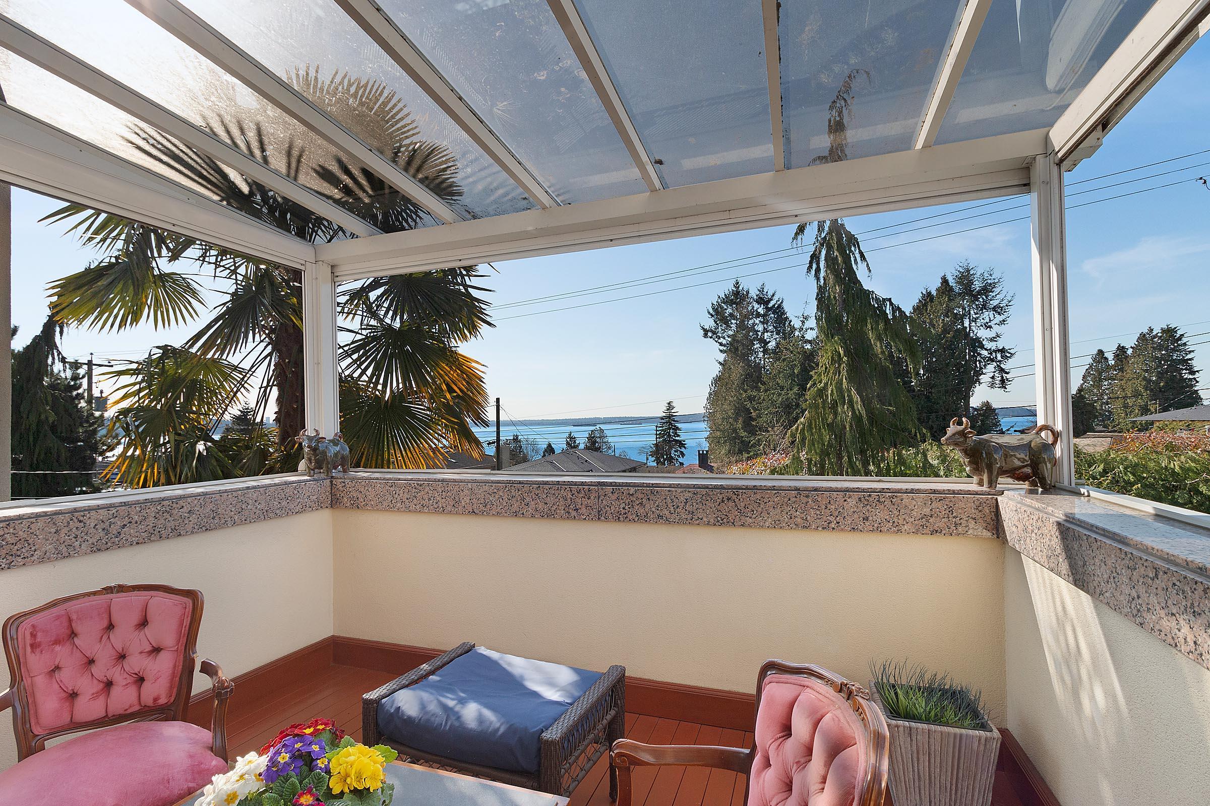 Listing image of 2541 MARINE DRIVE