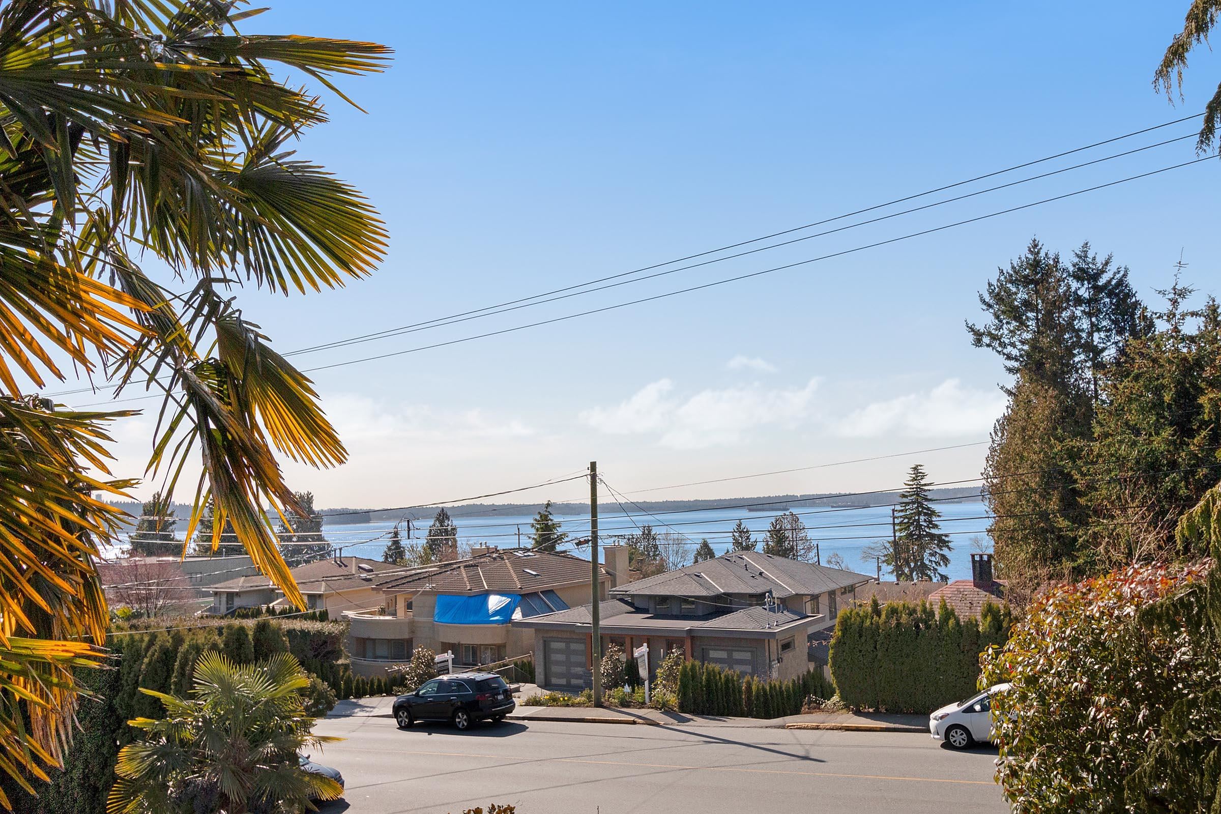 Listing image of 2541 MARINE DRIVE