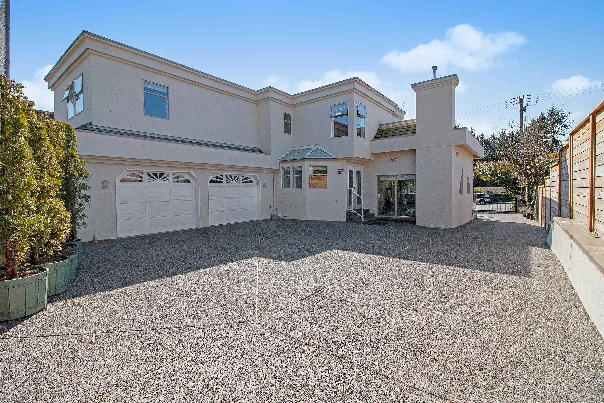 Listing image of 2541 MARINE DRIVE