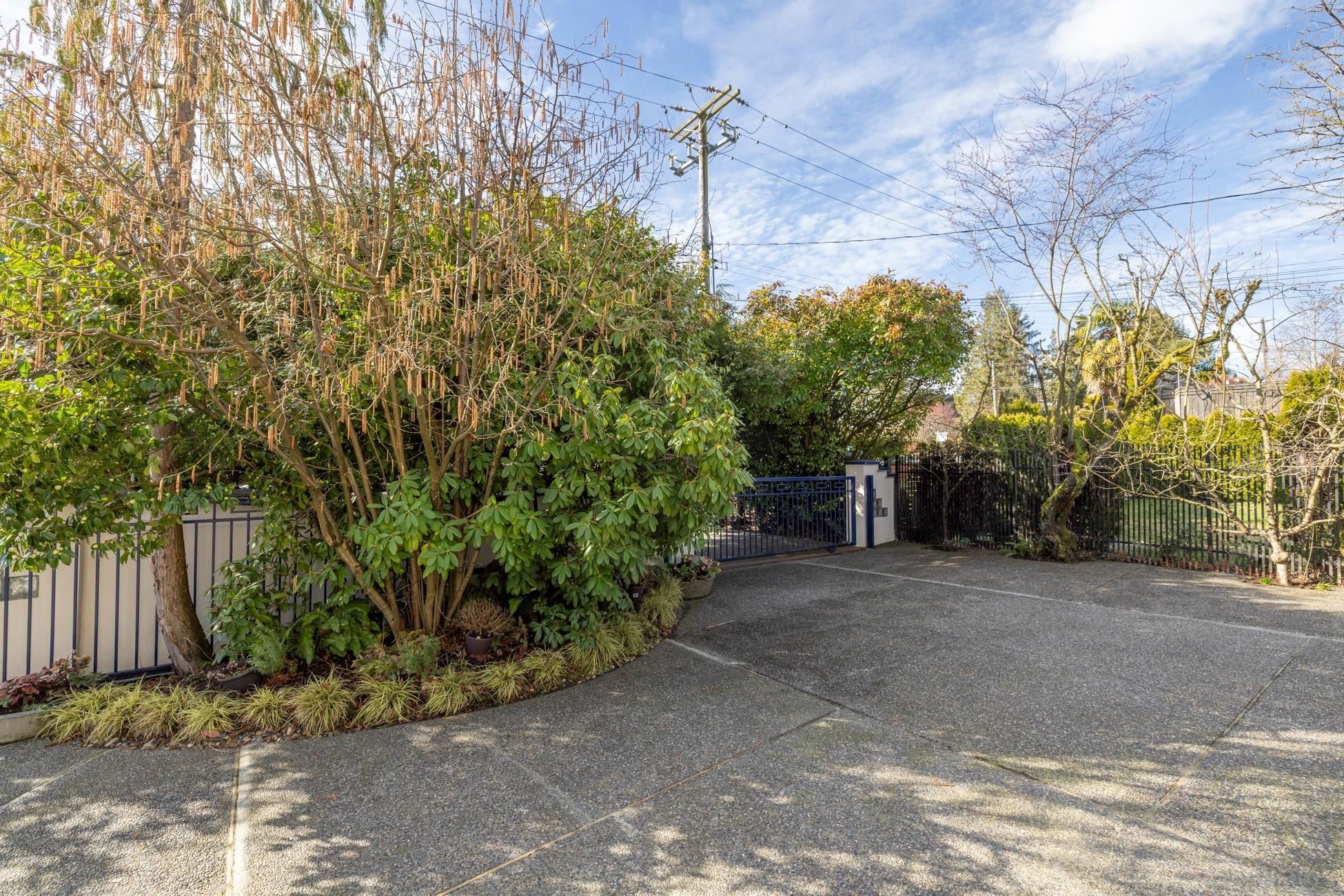 Listing image of 2541 MARINE DRIVE