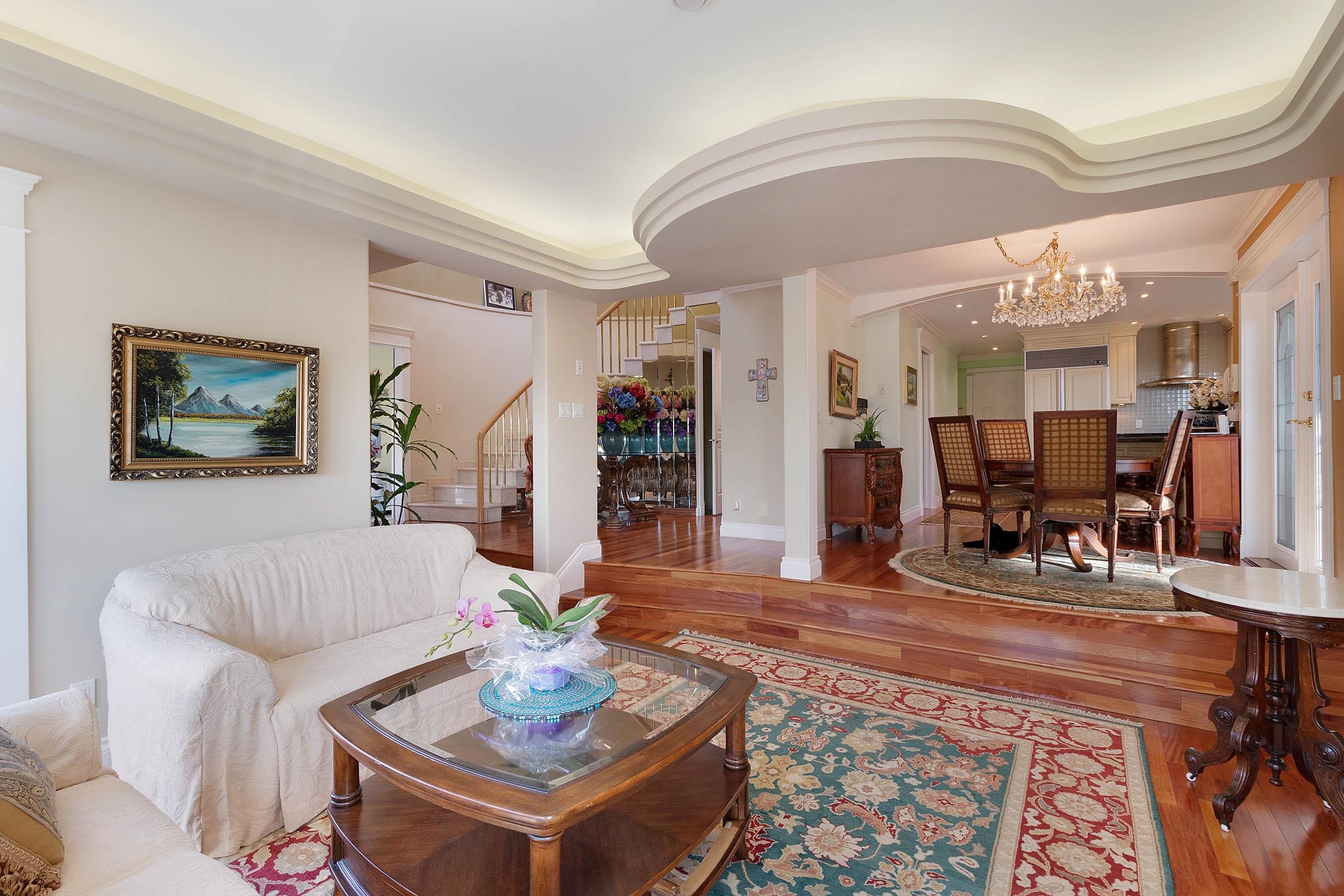 Listing image of 2541 MARINE DRIVE