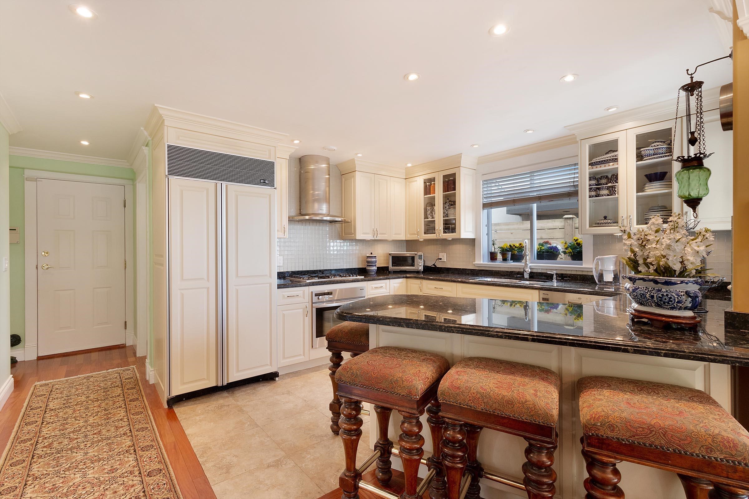 Listing image of 2541 MARINE DRIVE