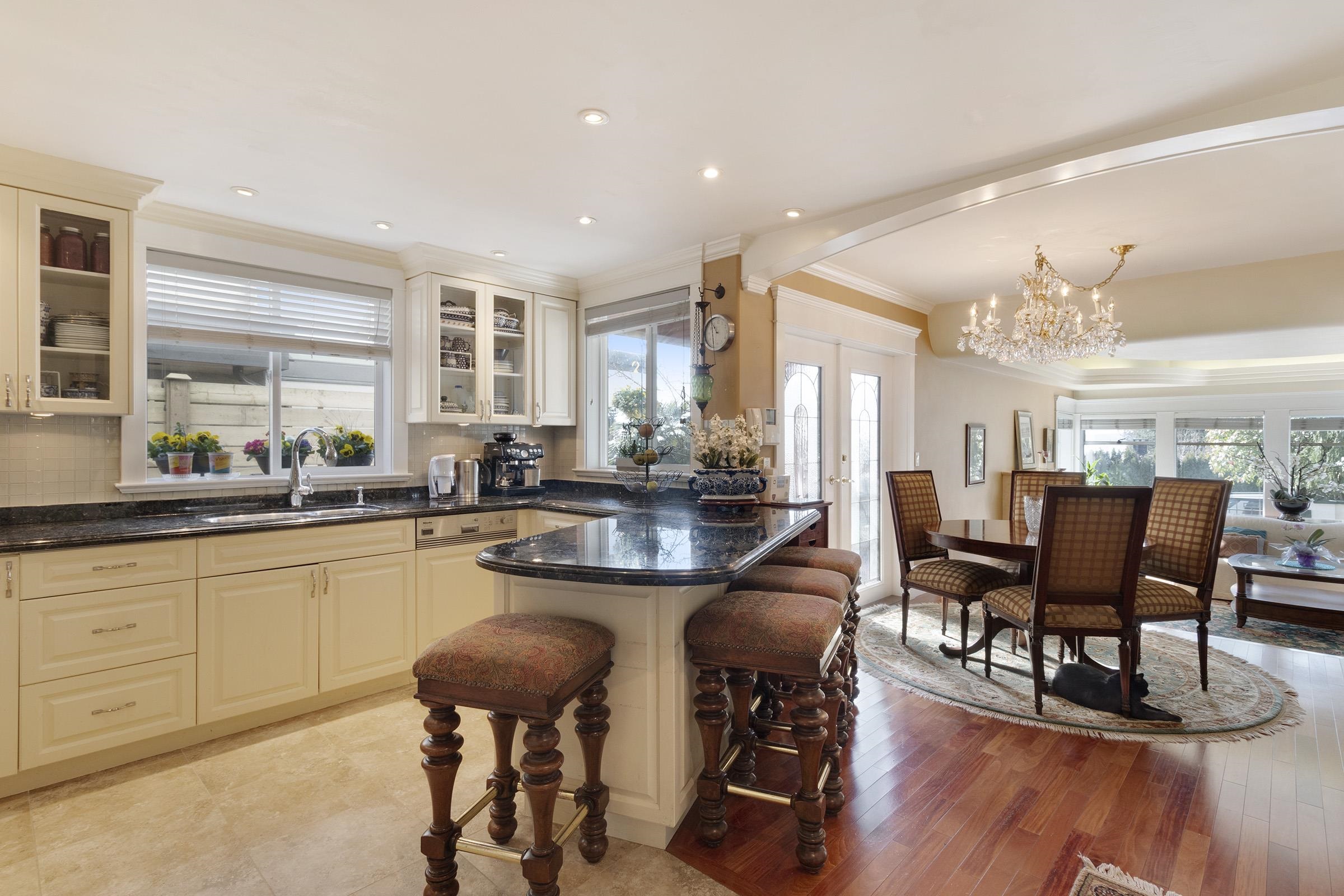 Listing image of 2541 MARINE DRIVE