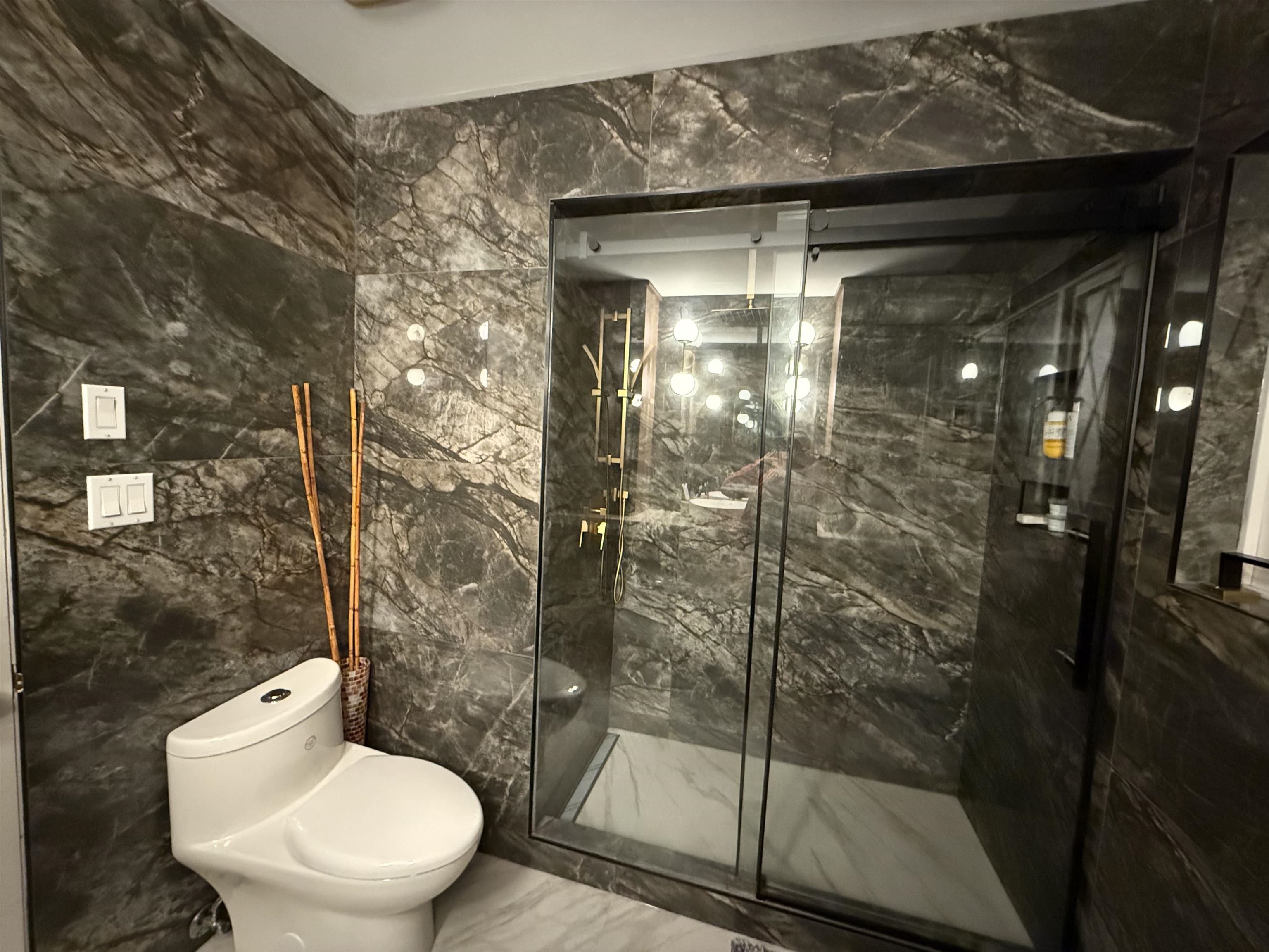 Listing image of 578 ST. ANDREWS PLACE
