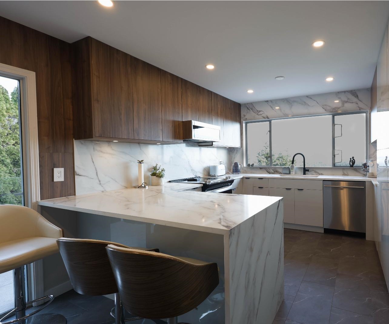 Listing image of 578 ST. ANDREWS PLACE