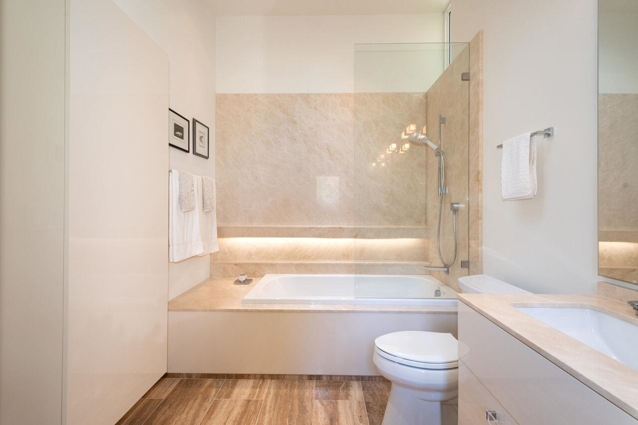 Listing image of 6955 ODLUM COURT