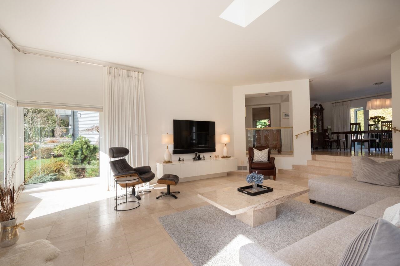 Listing image of 6955 ODLUM COURT
