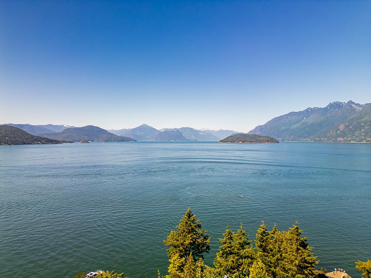 Listing image of 6935 HYCROFT ROAD
