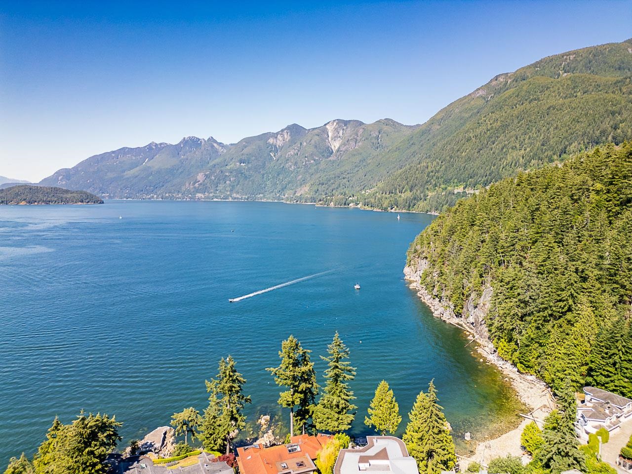 Listing image of 6935 HYCROFT ROAD