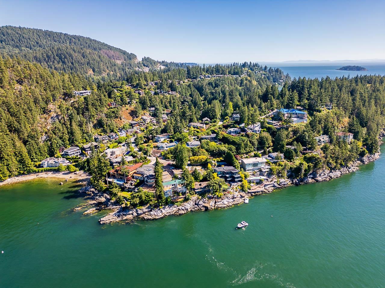 Listing image of 6935 HYCROFT ROAD