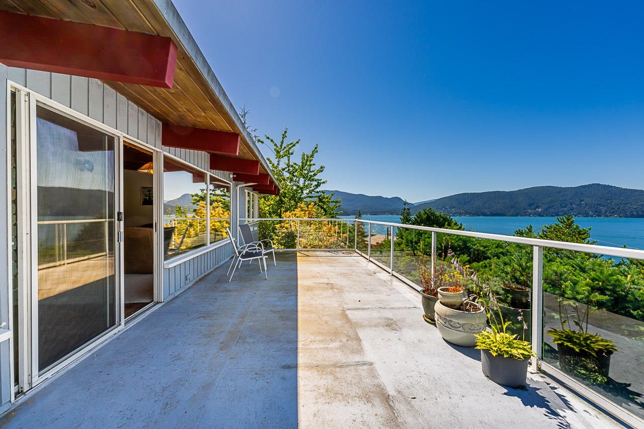 Listing image of 6935 HYCROFT ROAD