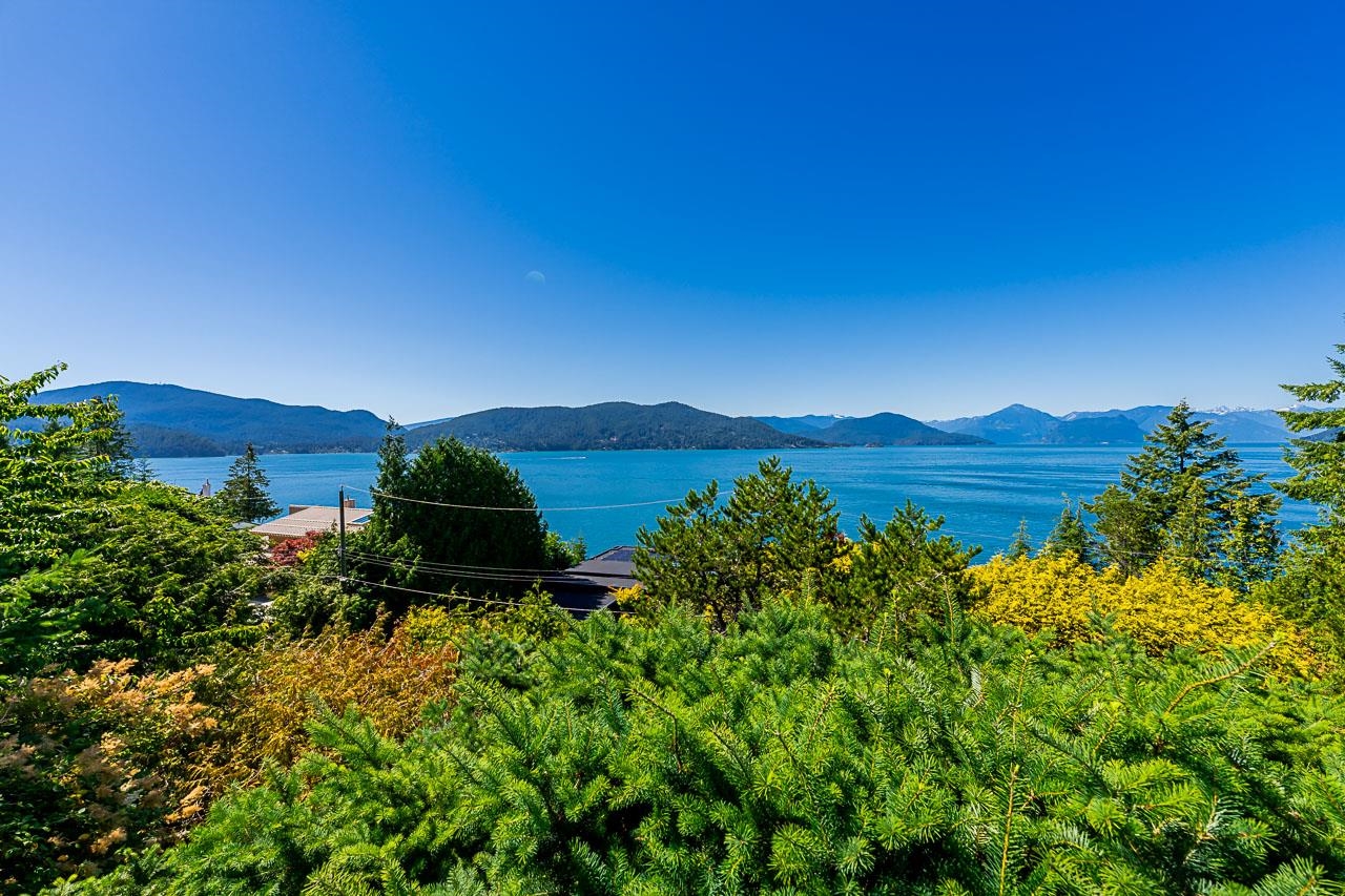Listing image of 6935 HYCROFT ROAD