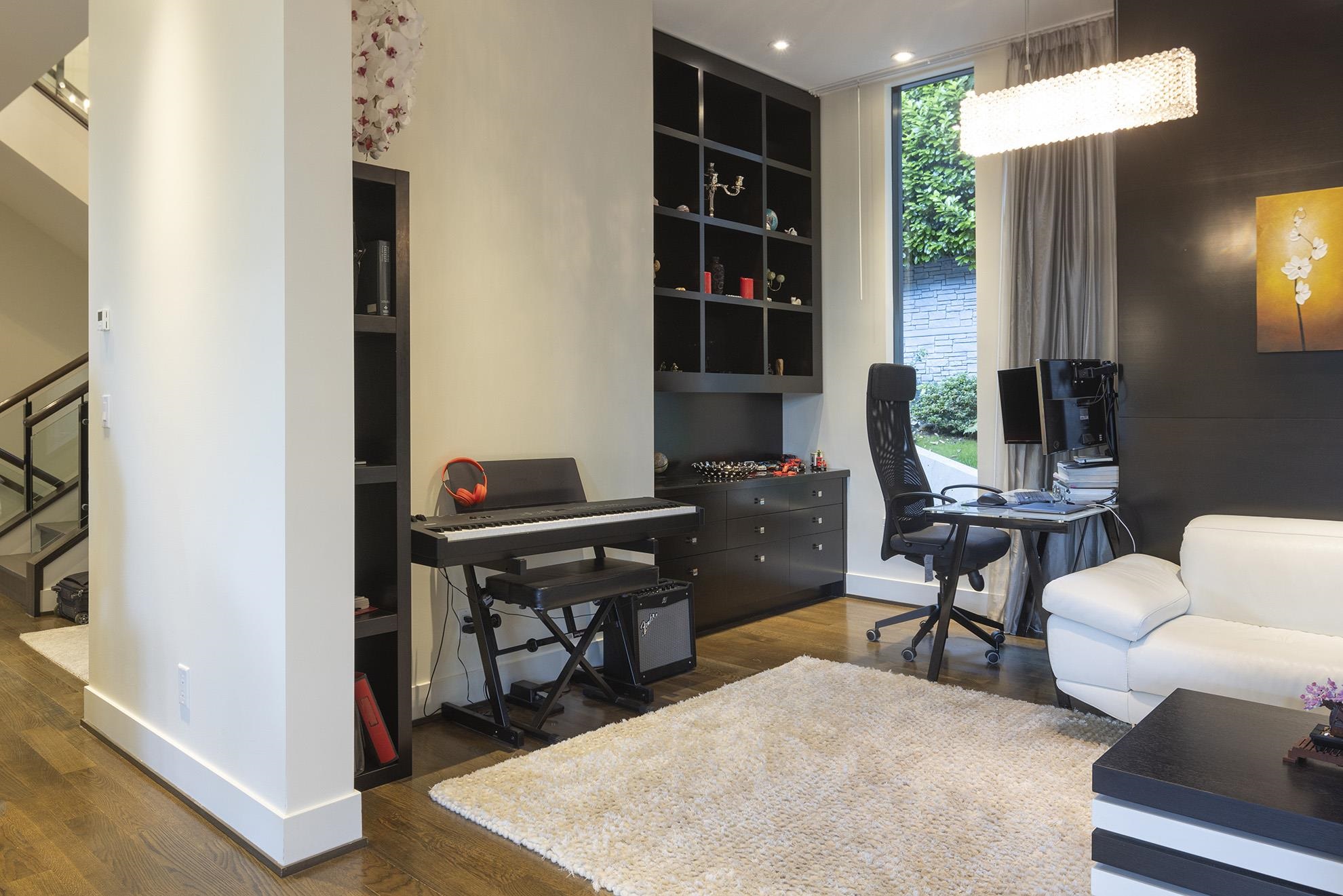 Listing image of 281 29TH STREET