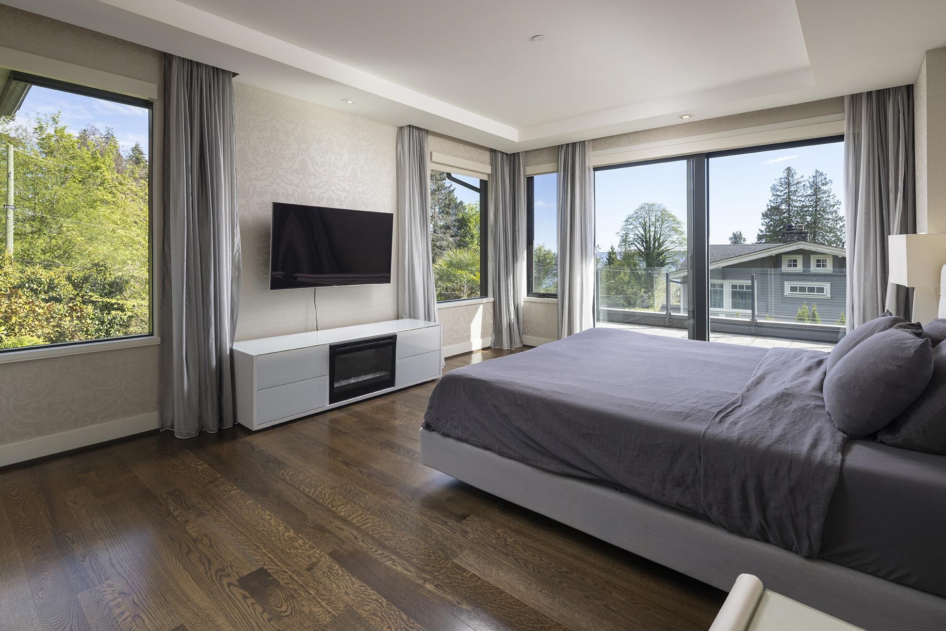 Listing image of 281 29TH STREET