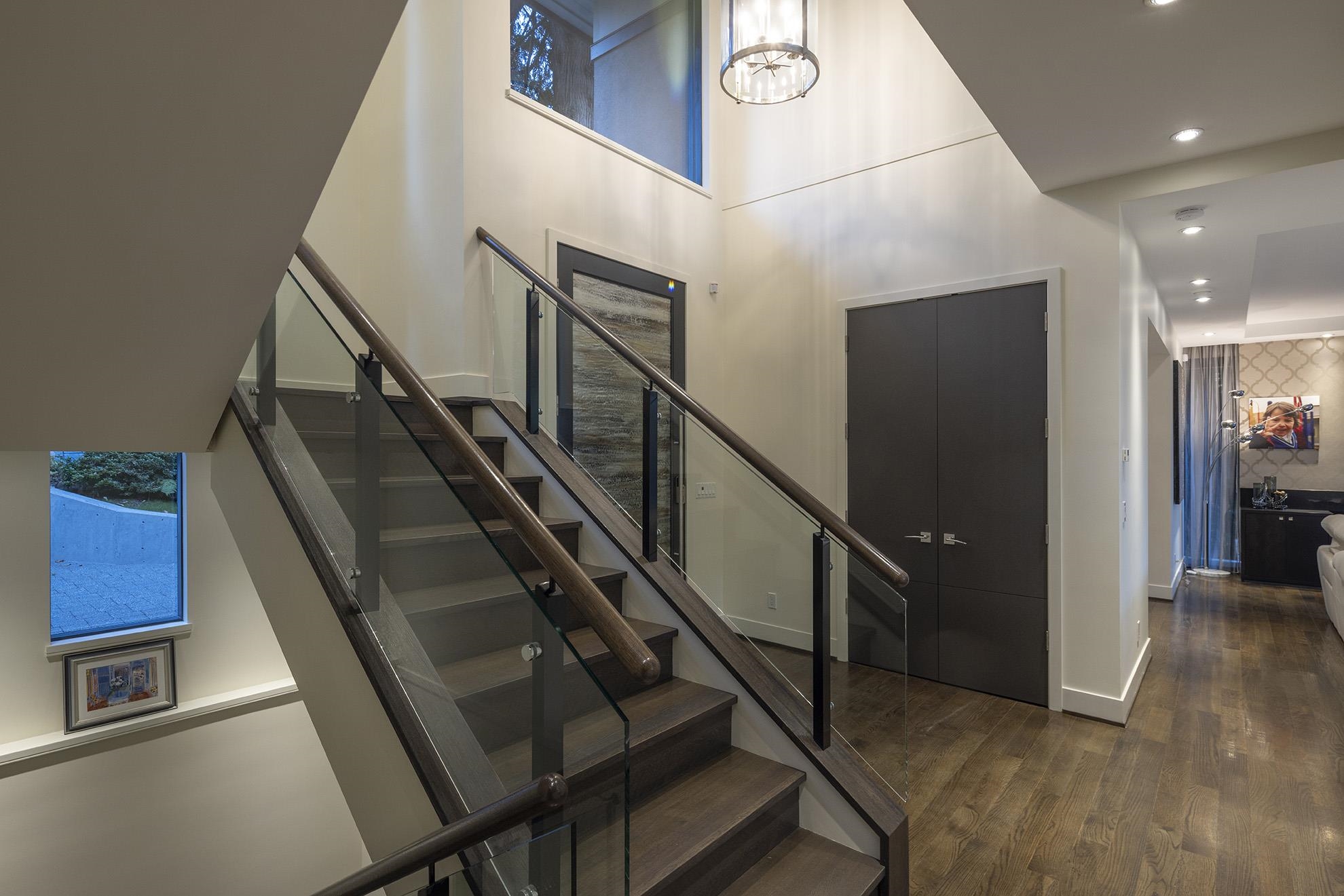 Listing image of 281 29TH STREET