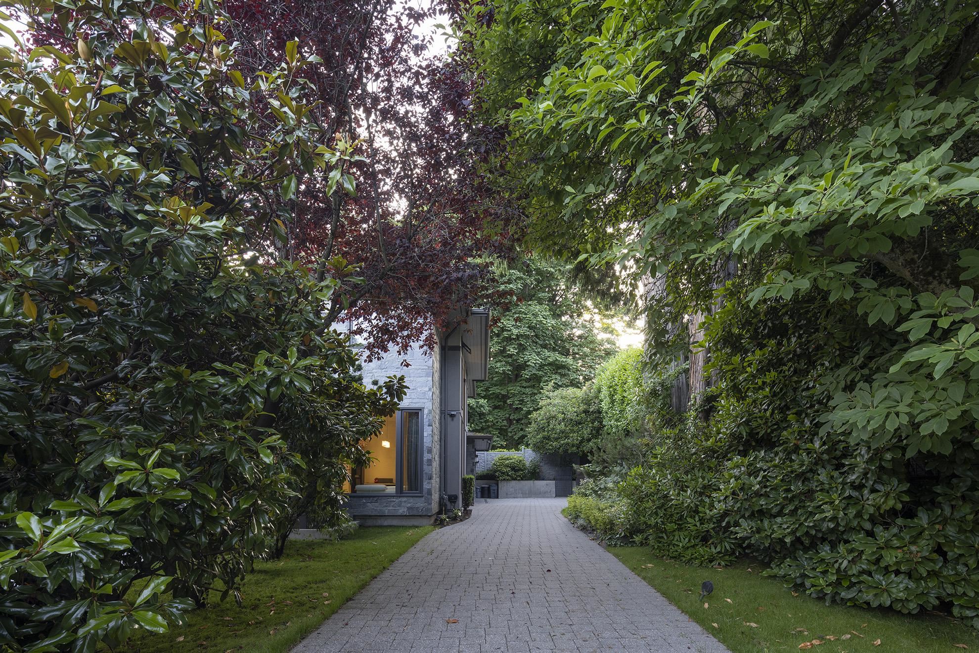 Listing image of 281 29TH STREET