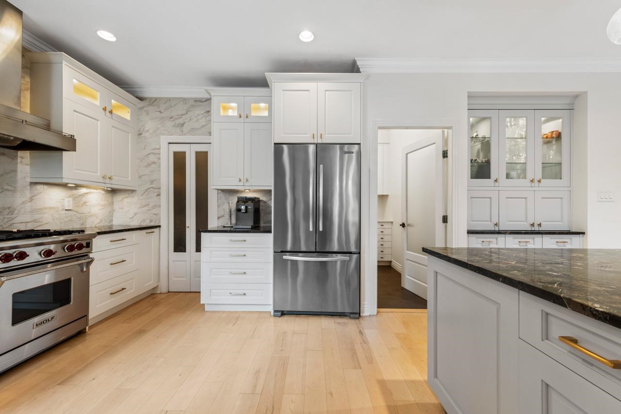Listing image of 1075 WELLINGTON DRIVE