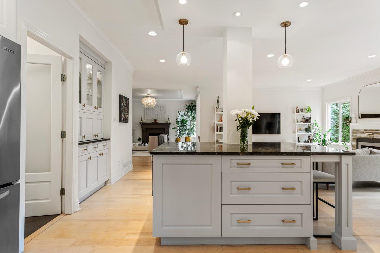 Listing image of 1075 WELLINGTON DRIVE