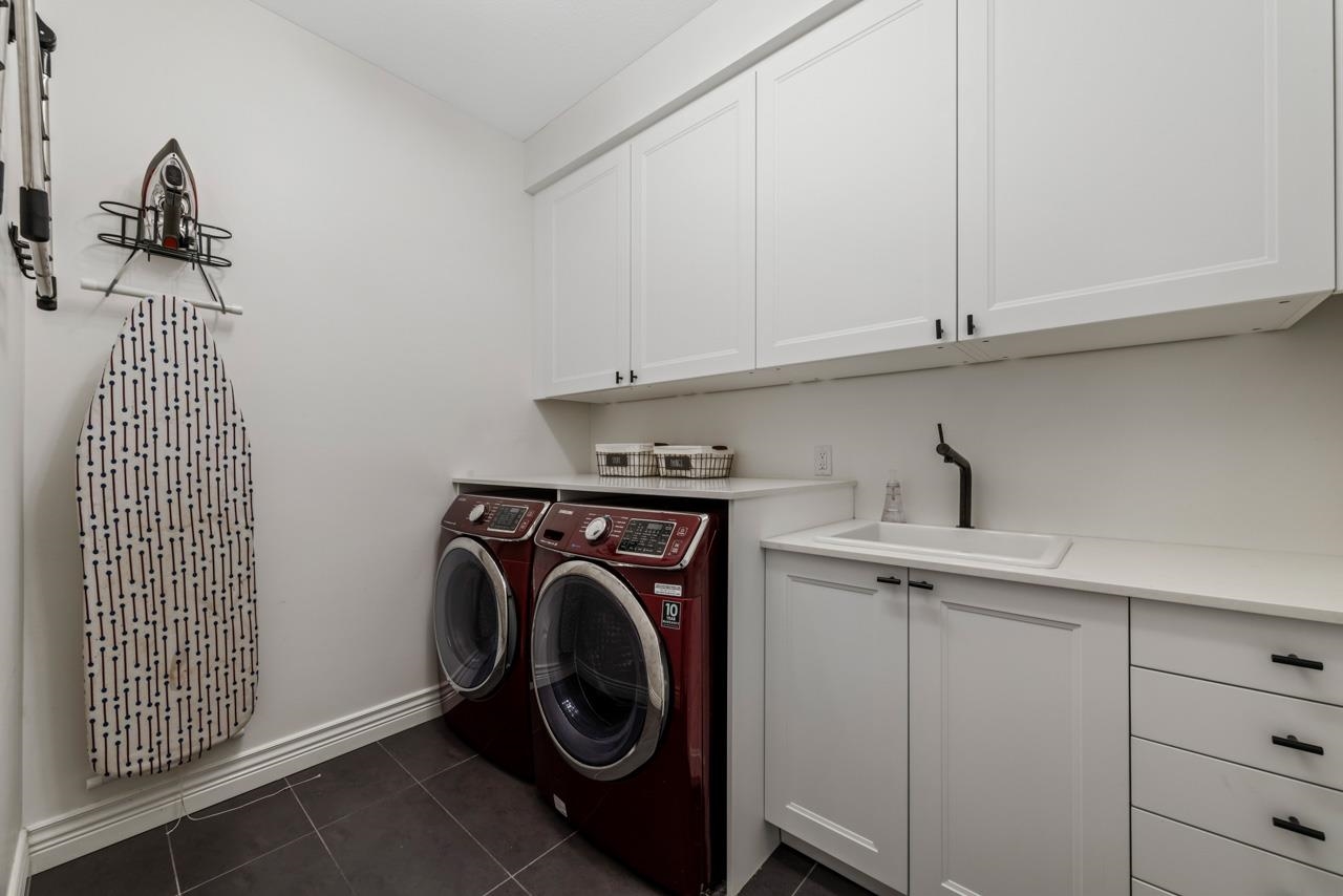 Listing image of 1075 WELLINGTON DRIVE