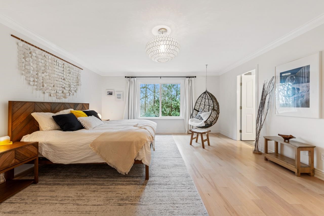 Listing image of 1075 WELLINGTON DRIVE