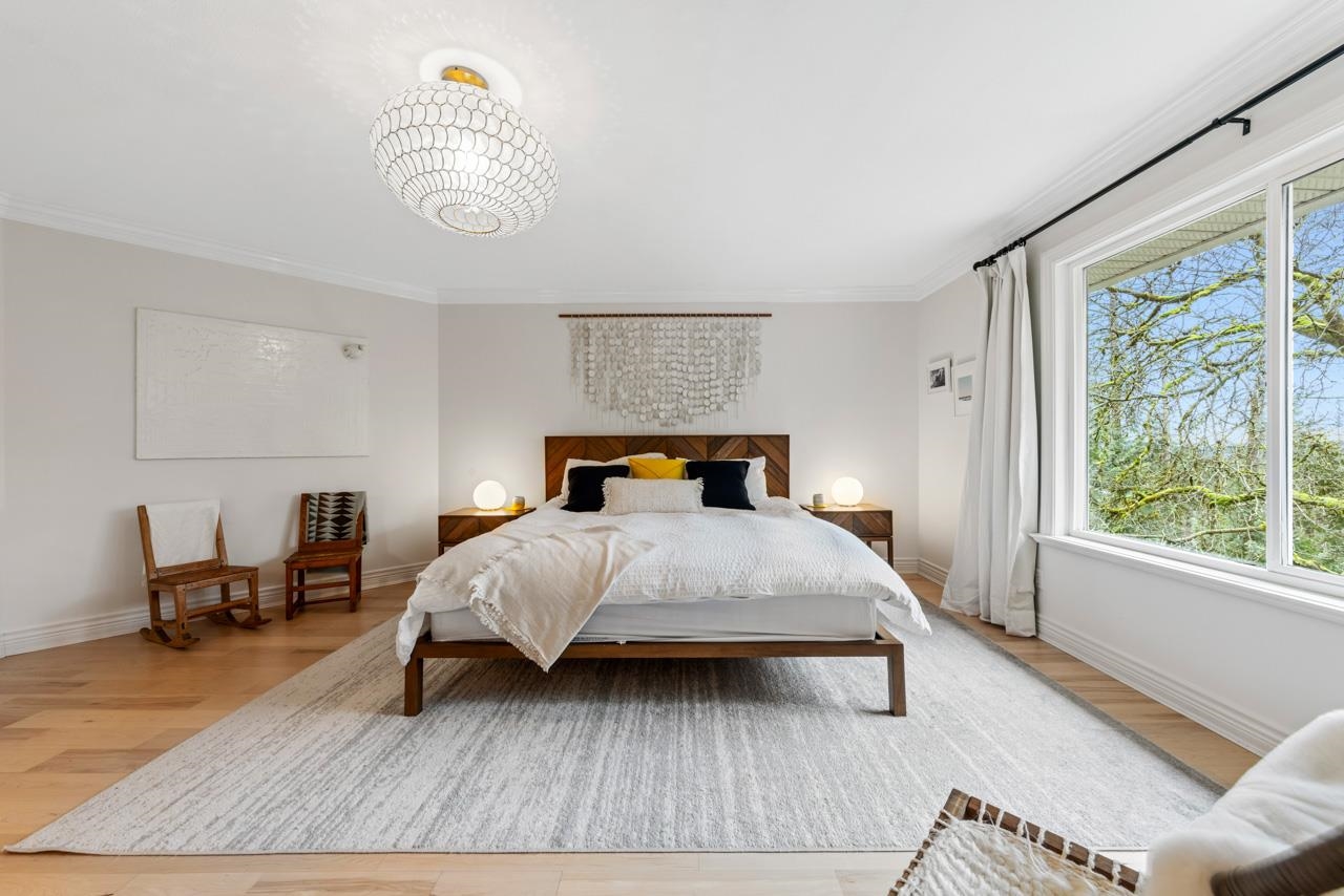 Listing image of 1075 WELLINGTON DRIVE