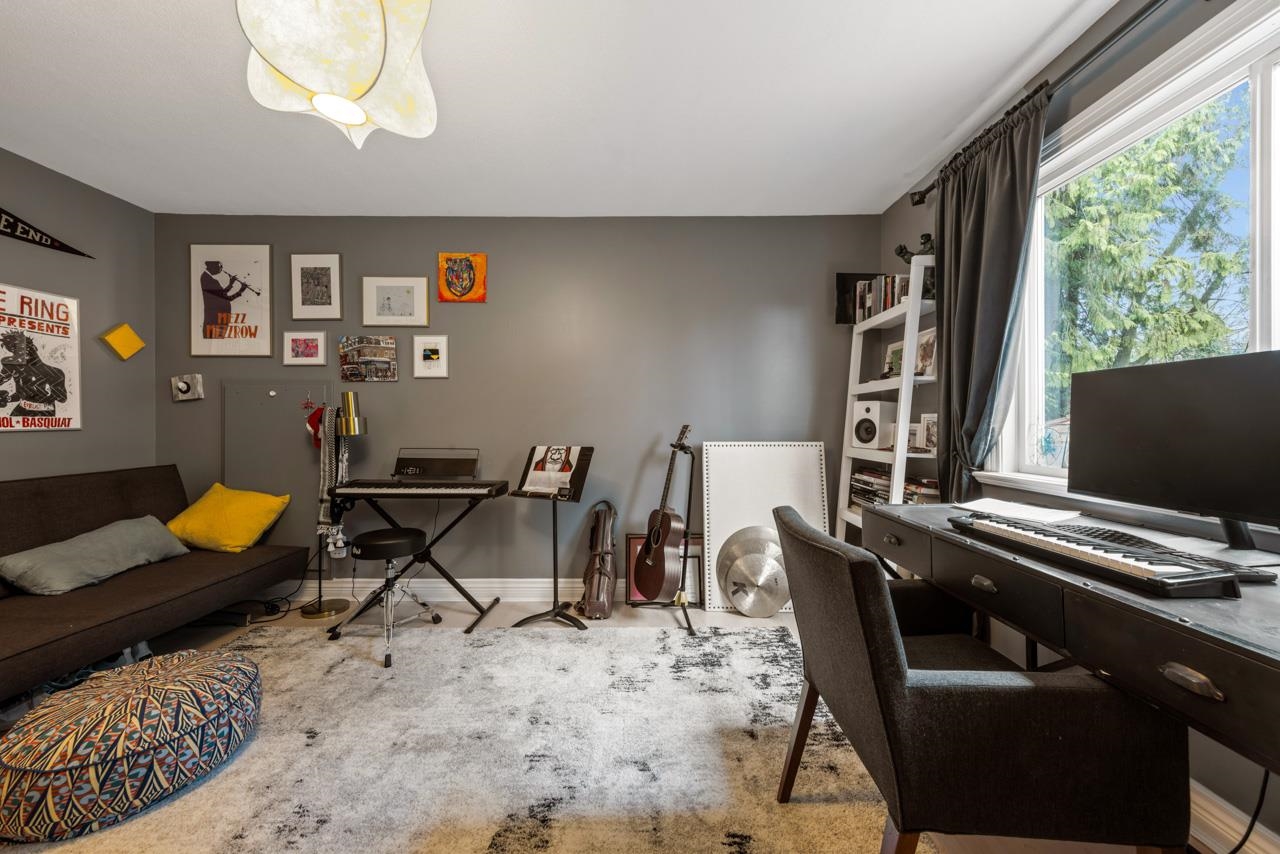 Listing image of 1075 WELLINGTON DRIVE