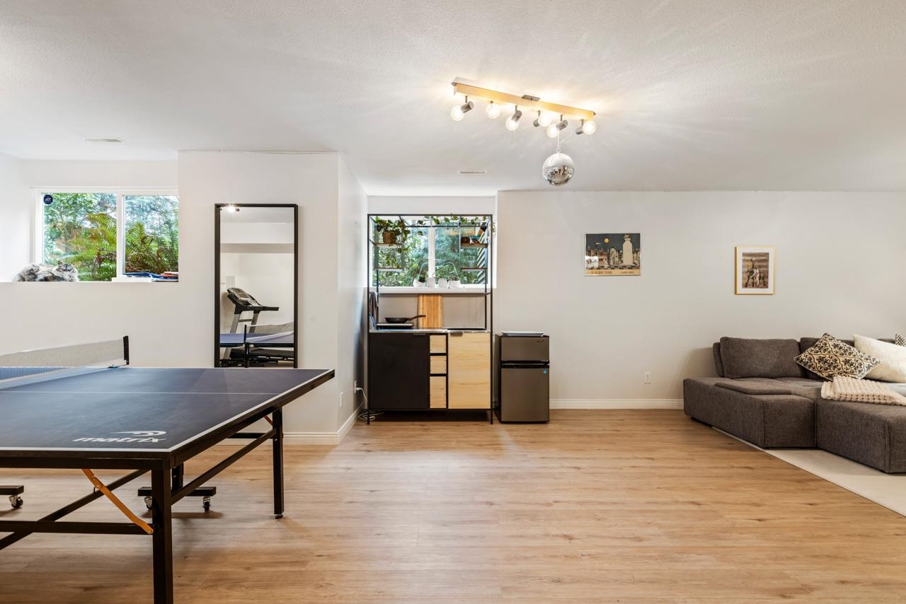 Listing image of 1075 WELLINGTON DRIVE