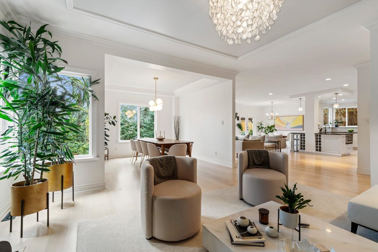 Listing image of 1075 WELLINGTON DRIVE