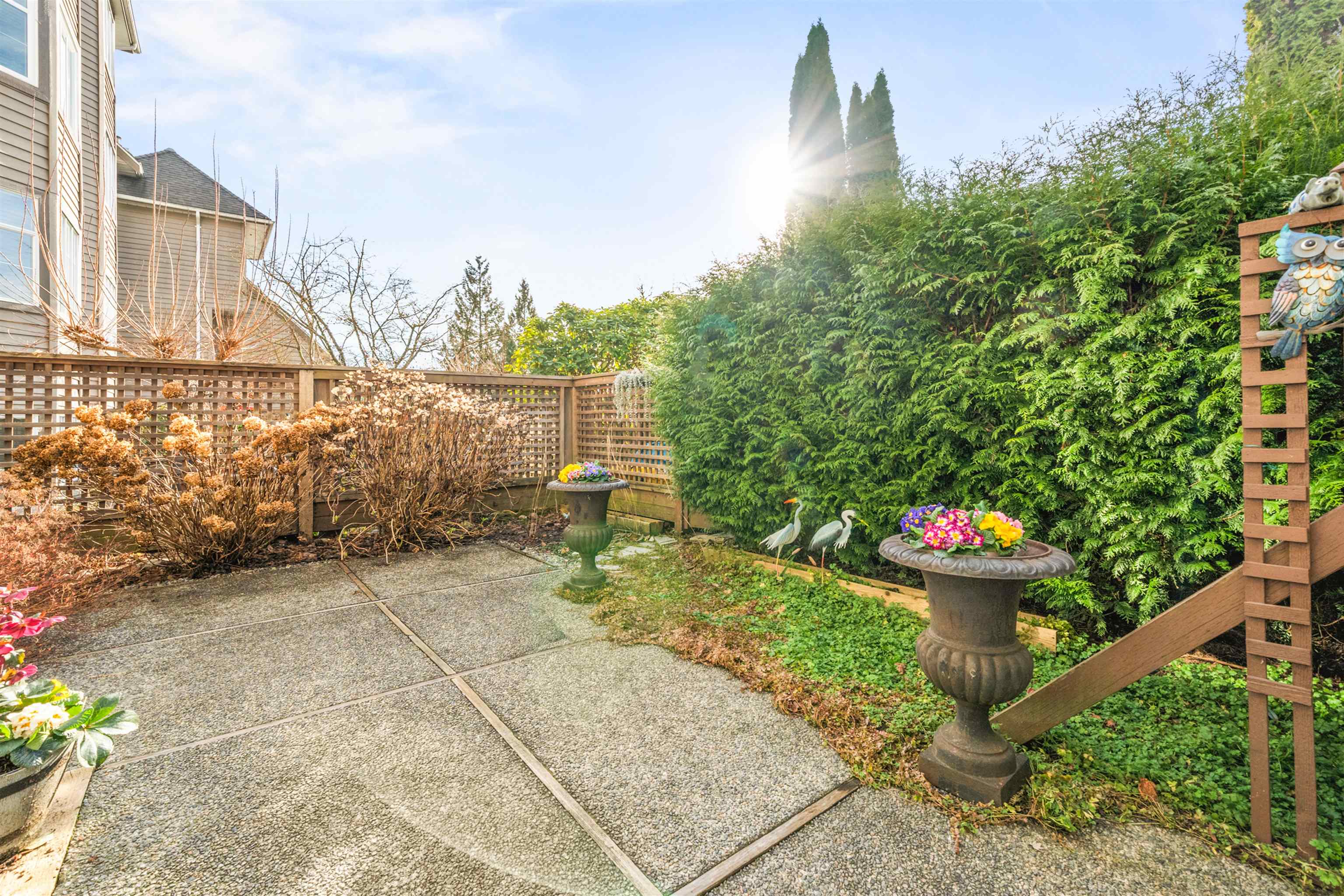 Listing image of 305 1050 BOWRON COURT