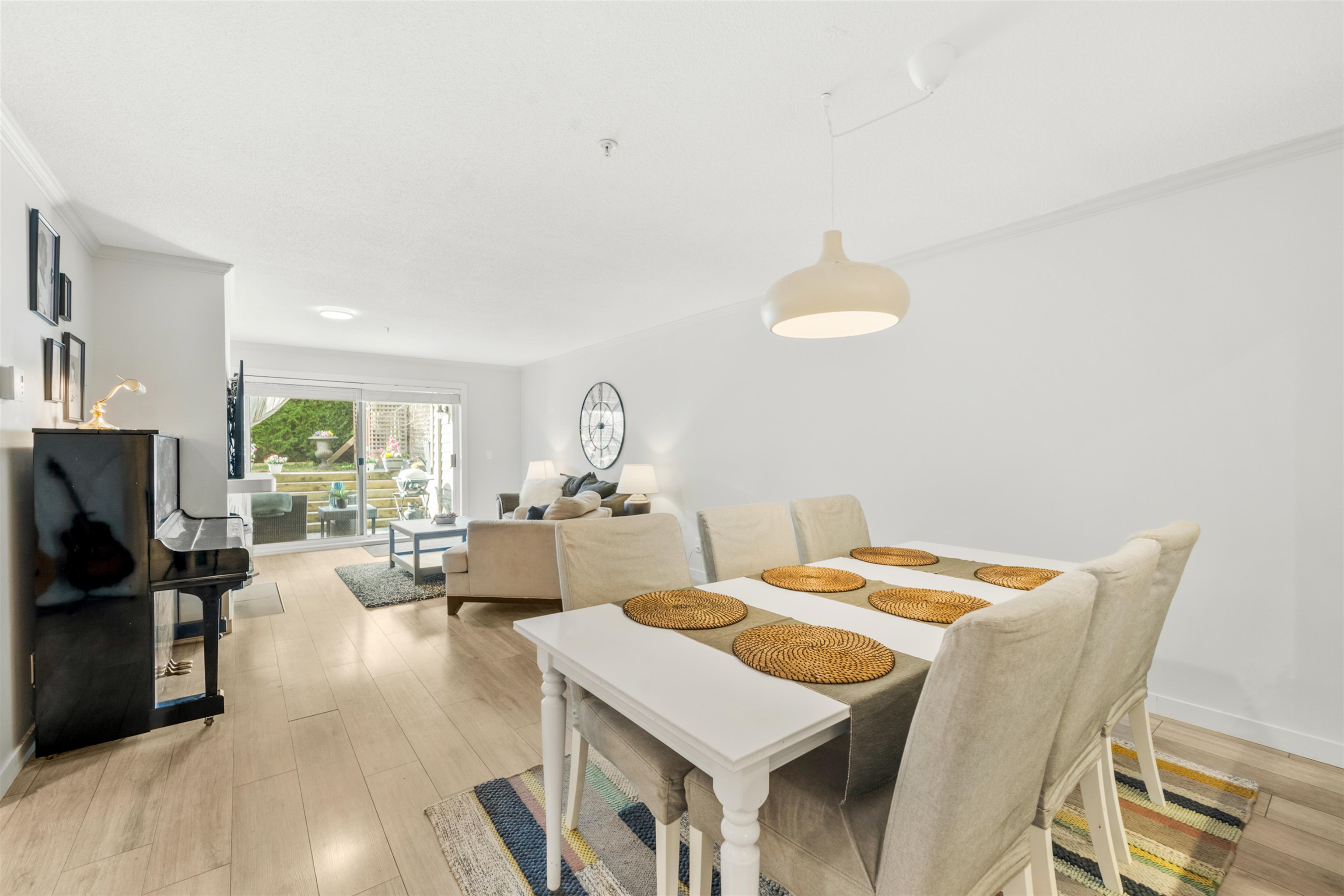 Listing image of 305 1050 BOWRON COURT