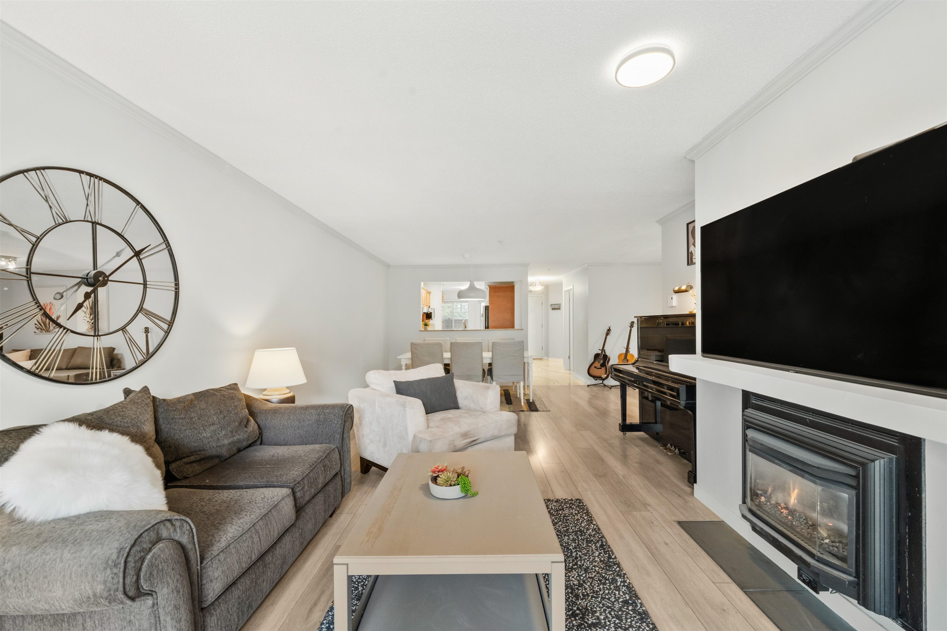 Listing image of 305 1050 BOWRON COURT