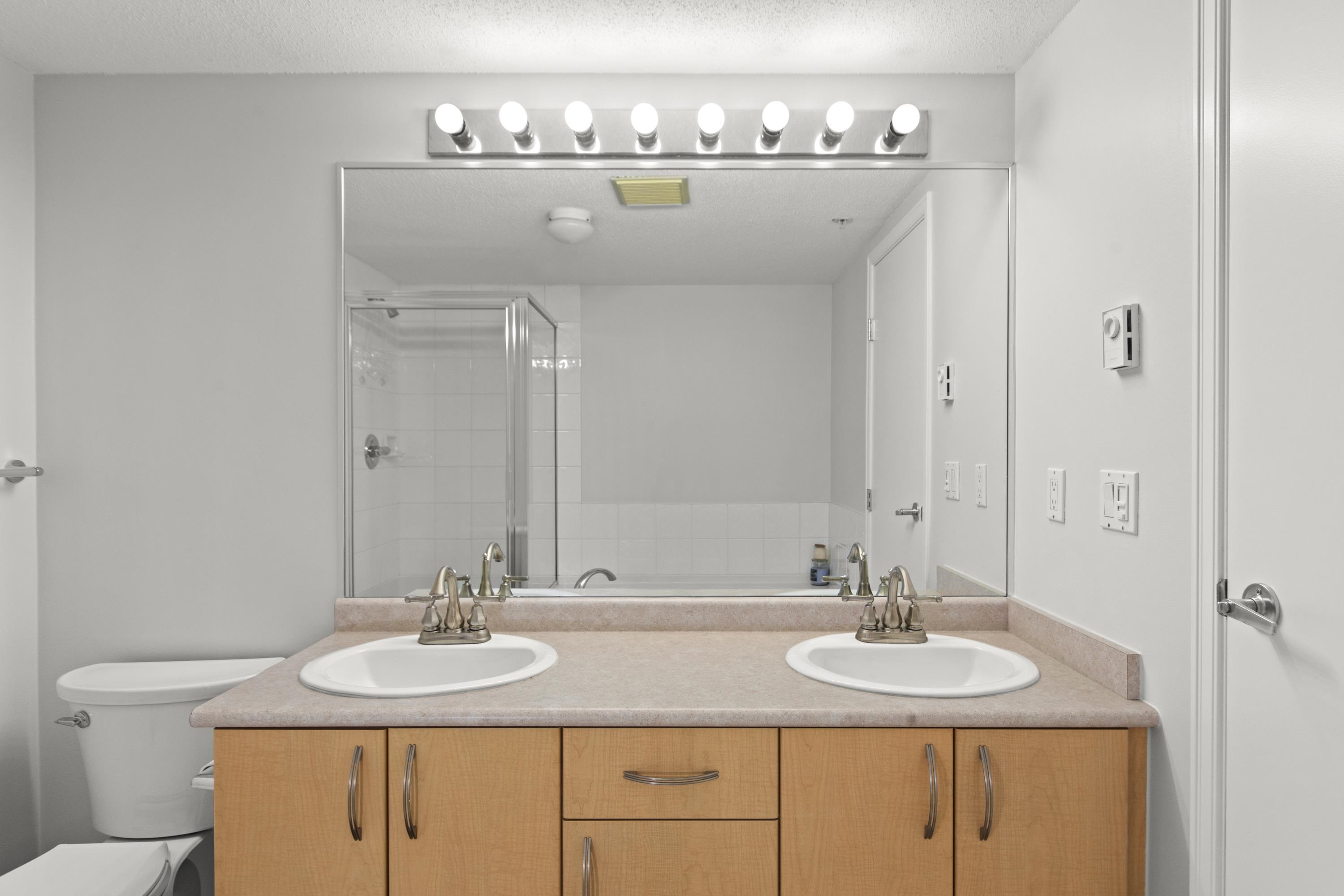 Listing image of 317 147 E 1ST STREET