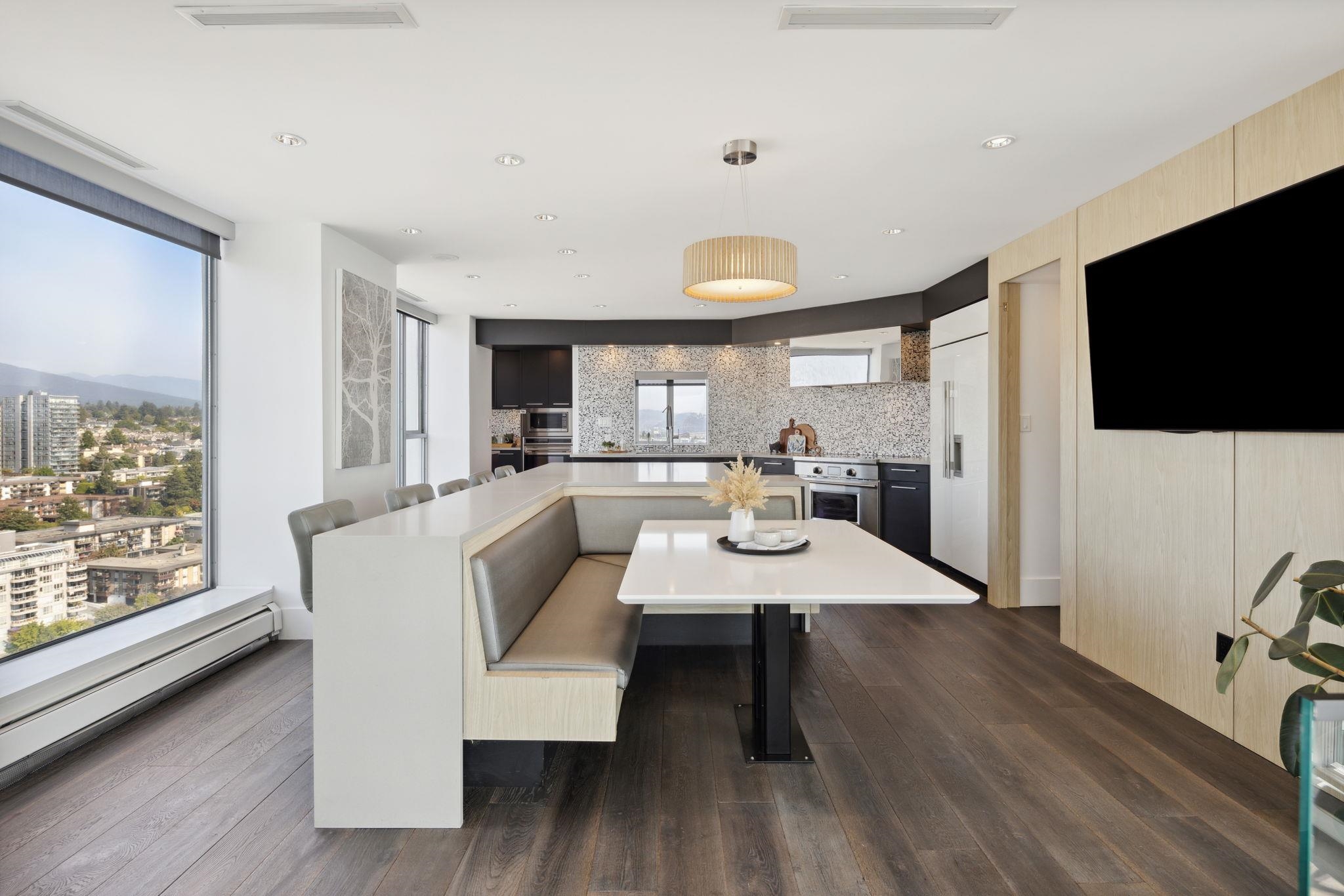 Listing image of 2901 120 W 2 STREET