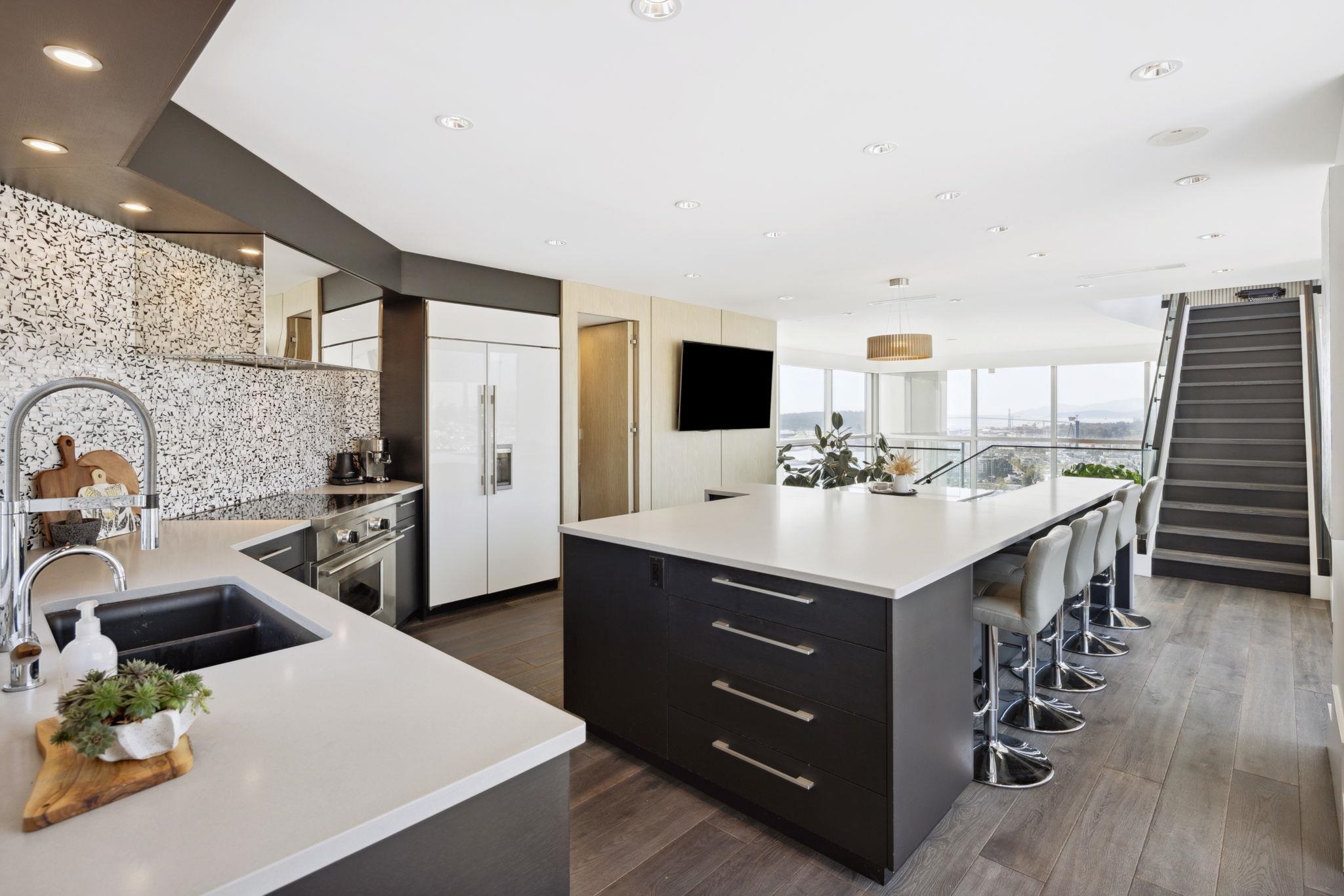Listing image of 2901 120 W 2 STREET