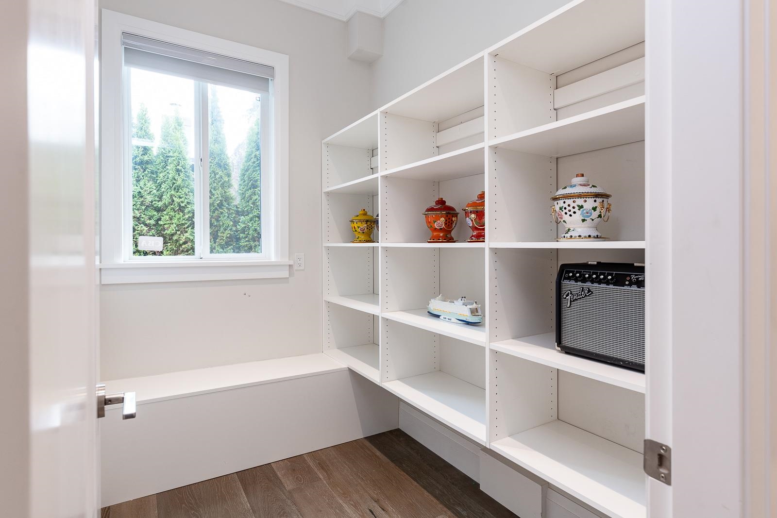 Listing image of 1393 GREENBRIAR WAY